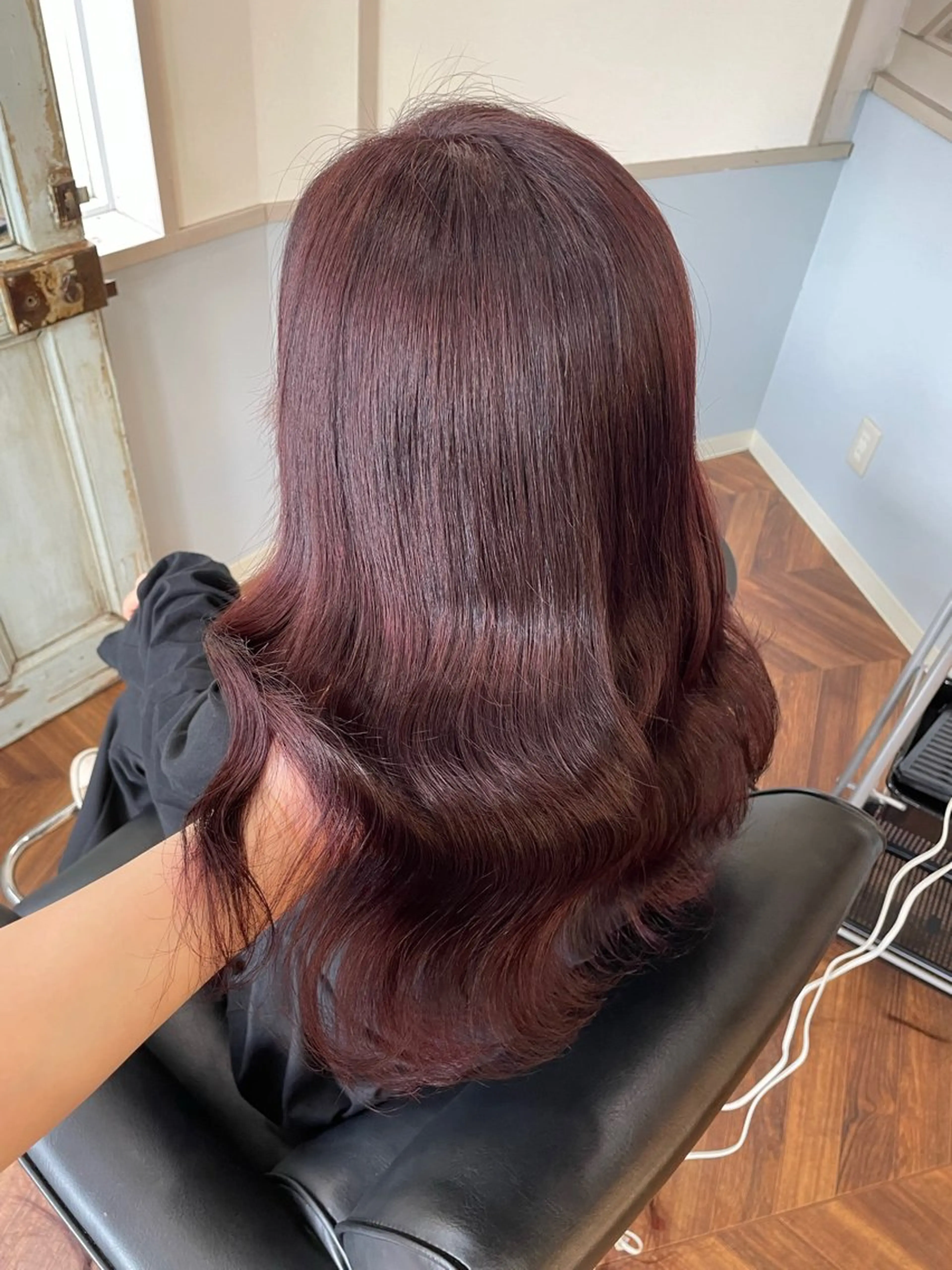 ミディアム カラー ピンクカラー レッドカラー moe🥣ﾚﾃﾞｨｰ ｽ特化/透明感ｶﾗｰのヘアスタイル