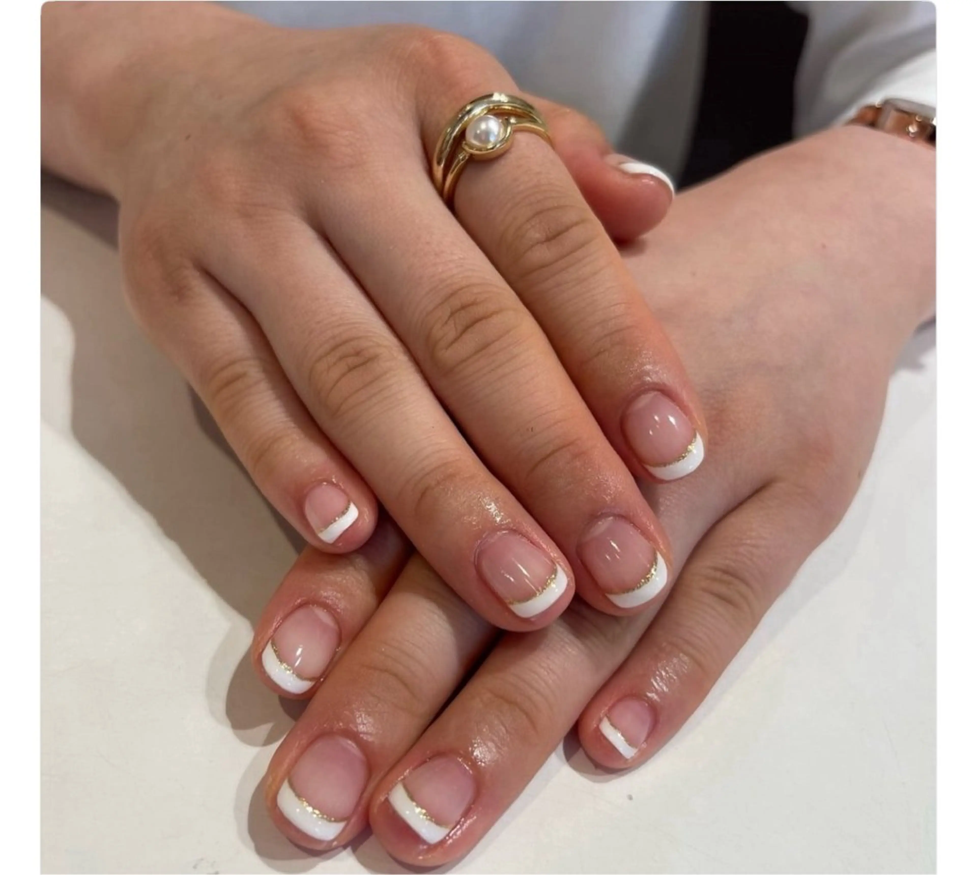 11/26 11時~限定【ハンド】オフなし　白フレンチ+ゴールドライン🤎の写真