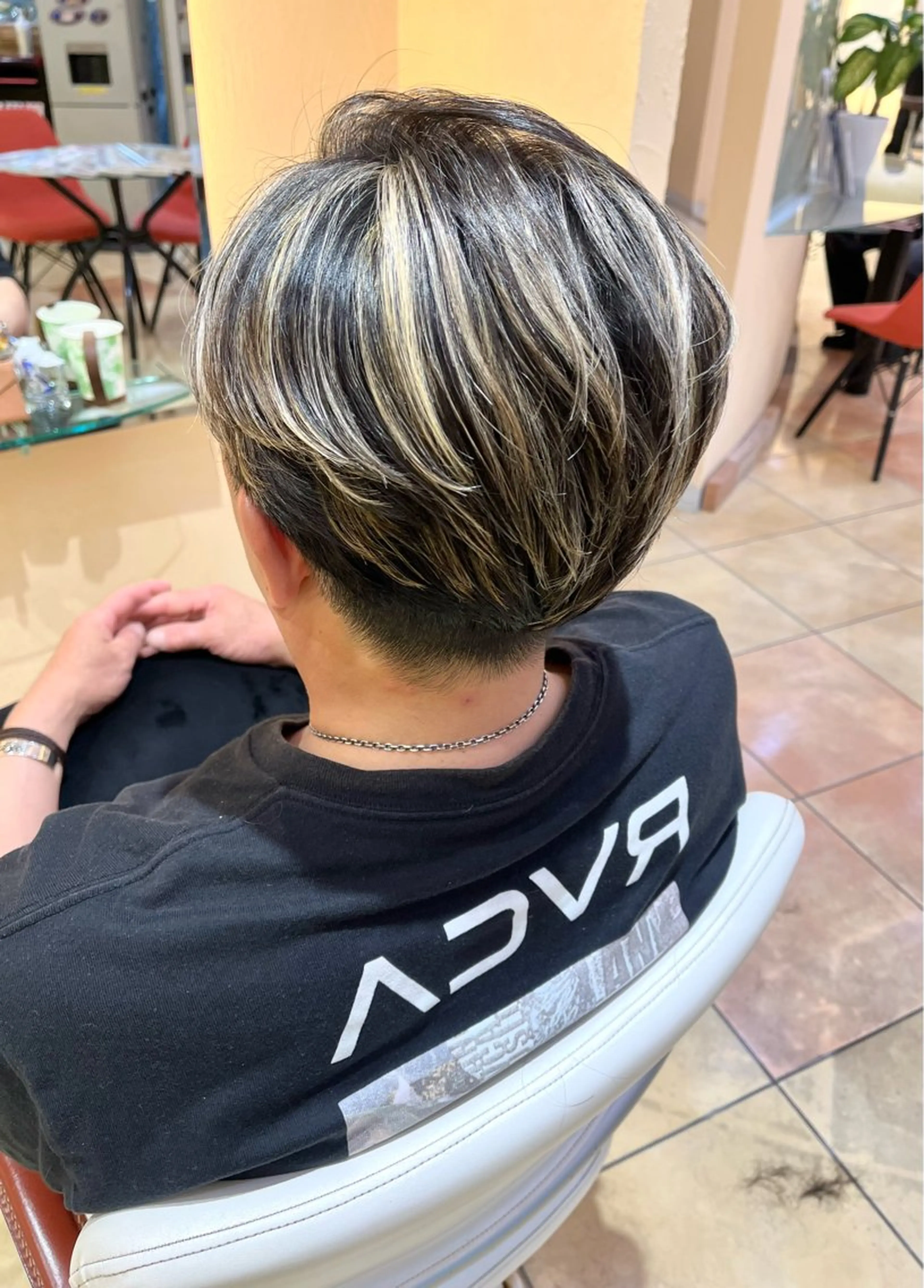ショート カラー パーマ メンズ メンズハイライト メンズパーマ ハイライトカラー ハイライト ニュアンスパーマ カット ヘアカラー メンズパーマ特化 外山　健太のヘアスタイル