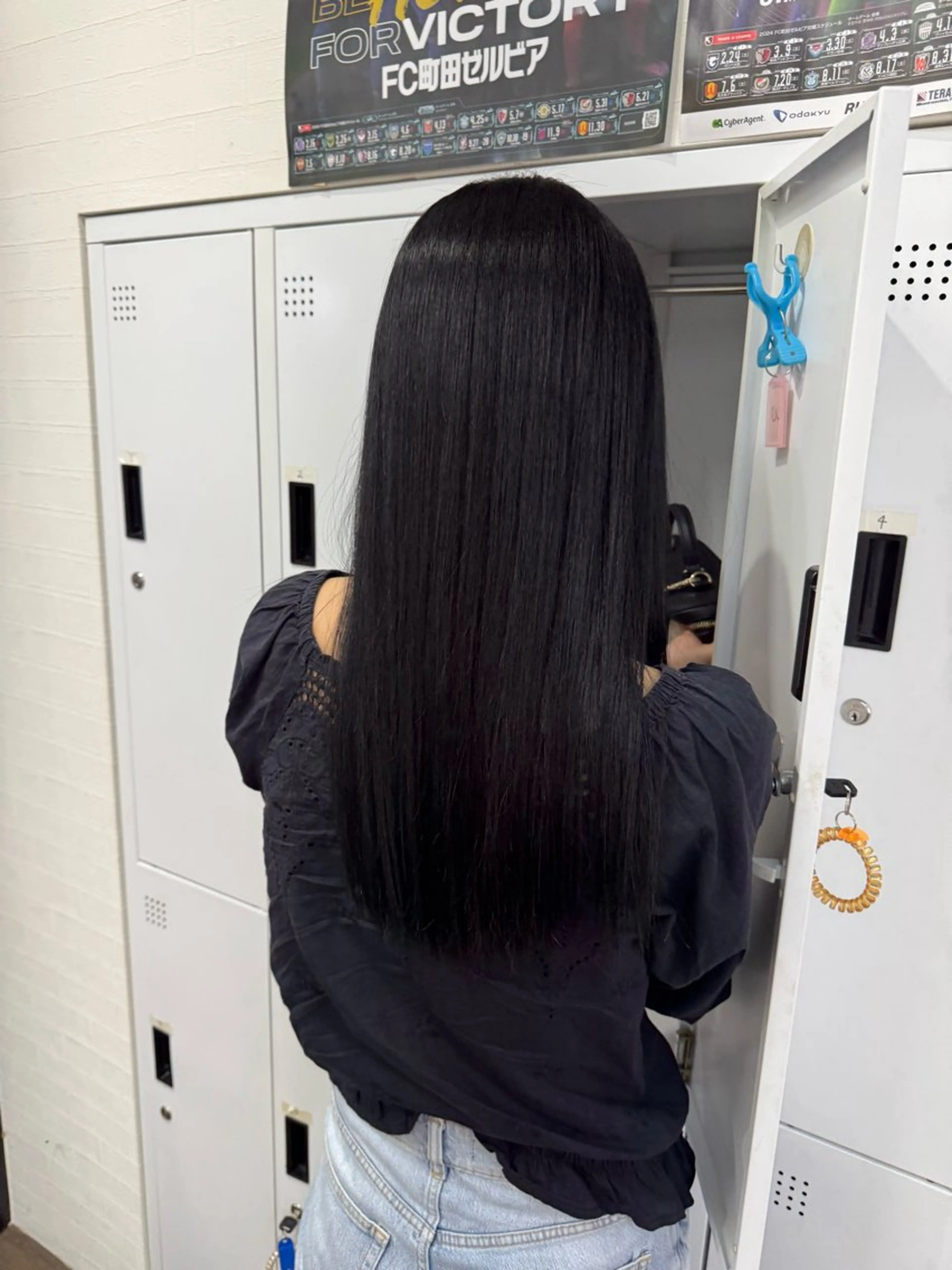 セミロング カット ヘアカラー トリートメント 田子🦋ハイトーン 🫐耳つぼジュエリーのヘアスタイル