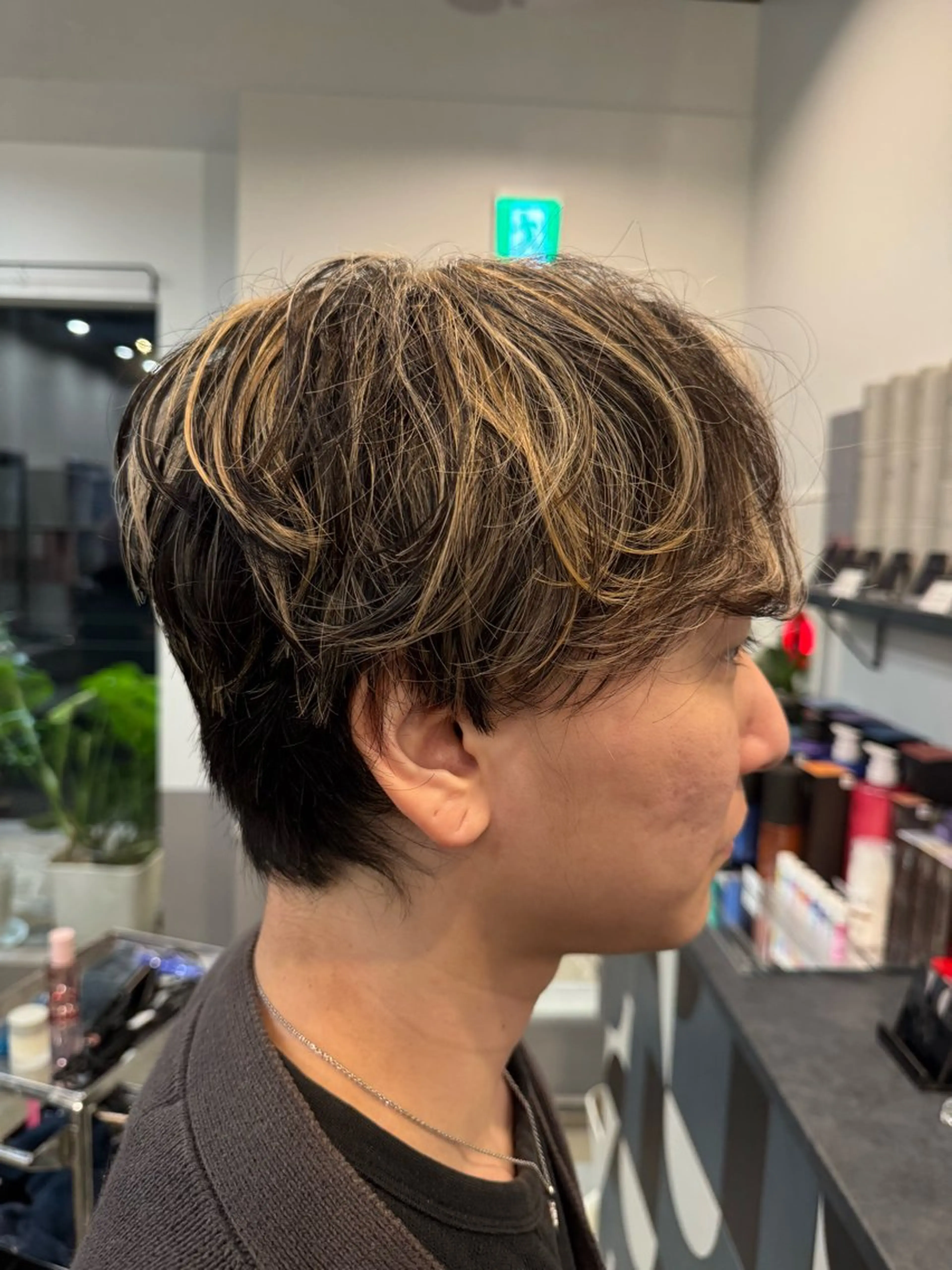 ショート カラー メンズ メンズハイライト ハイライトカラー ハイライト カット ヘアカラー dog star 関 海斗のヘアスタイル