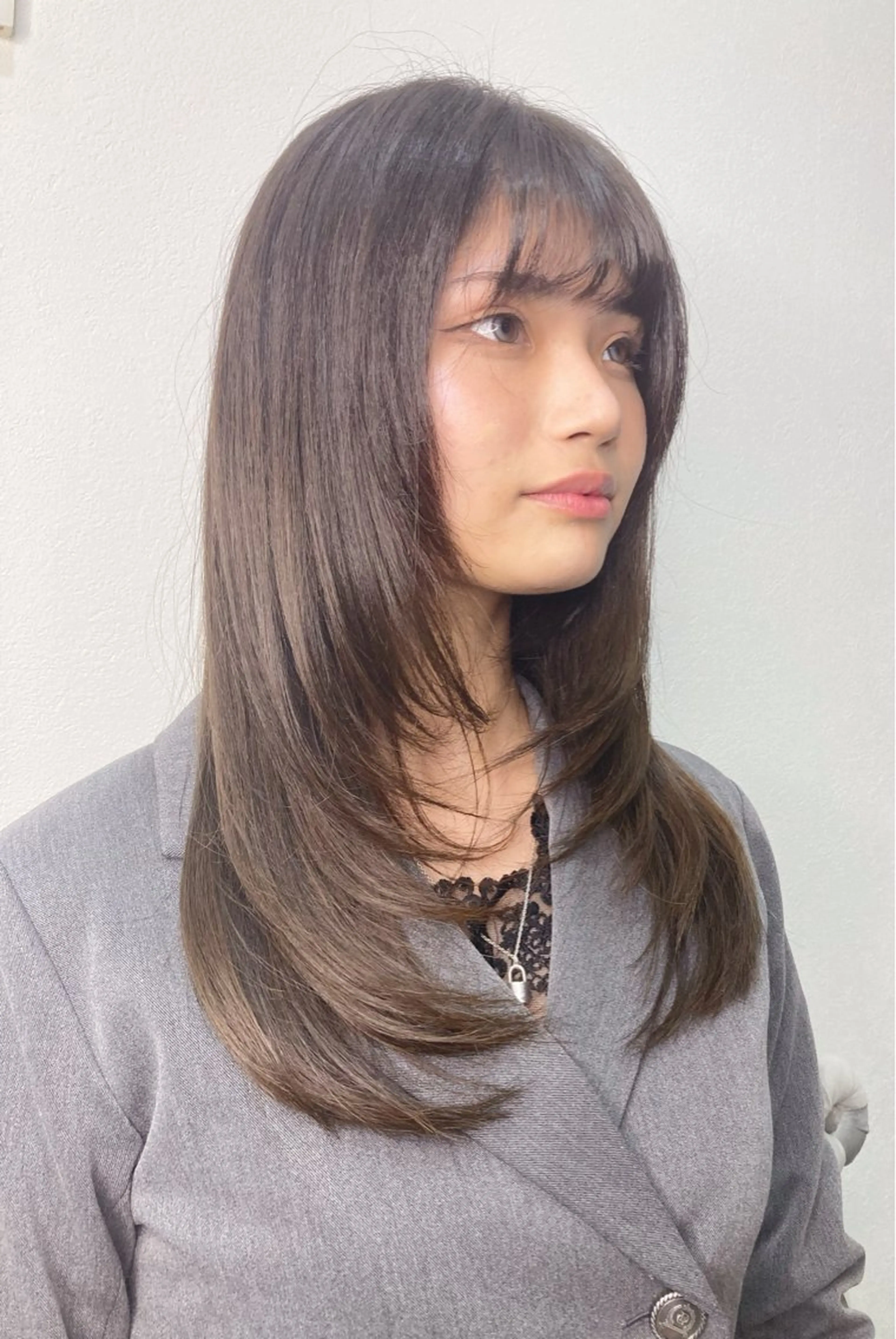 ロング 顔まわりレイヤー 顔周りカット レイヤーカット ロング シャギー カット トリートメント HAIR&LIFE Omote町田店所属・ヘアーアンドライフ オモテのヘアスタイル