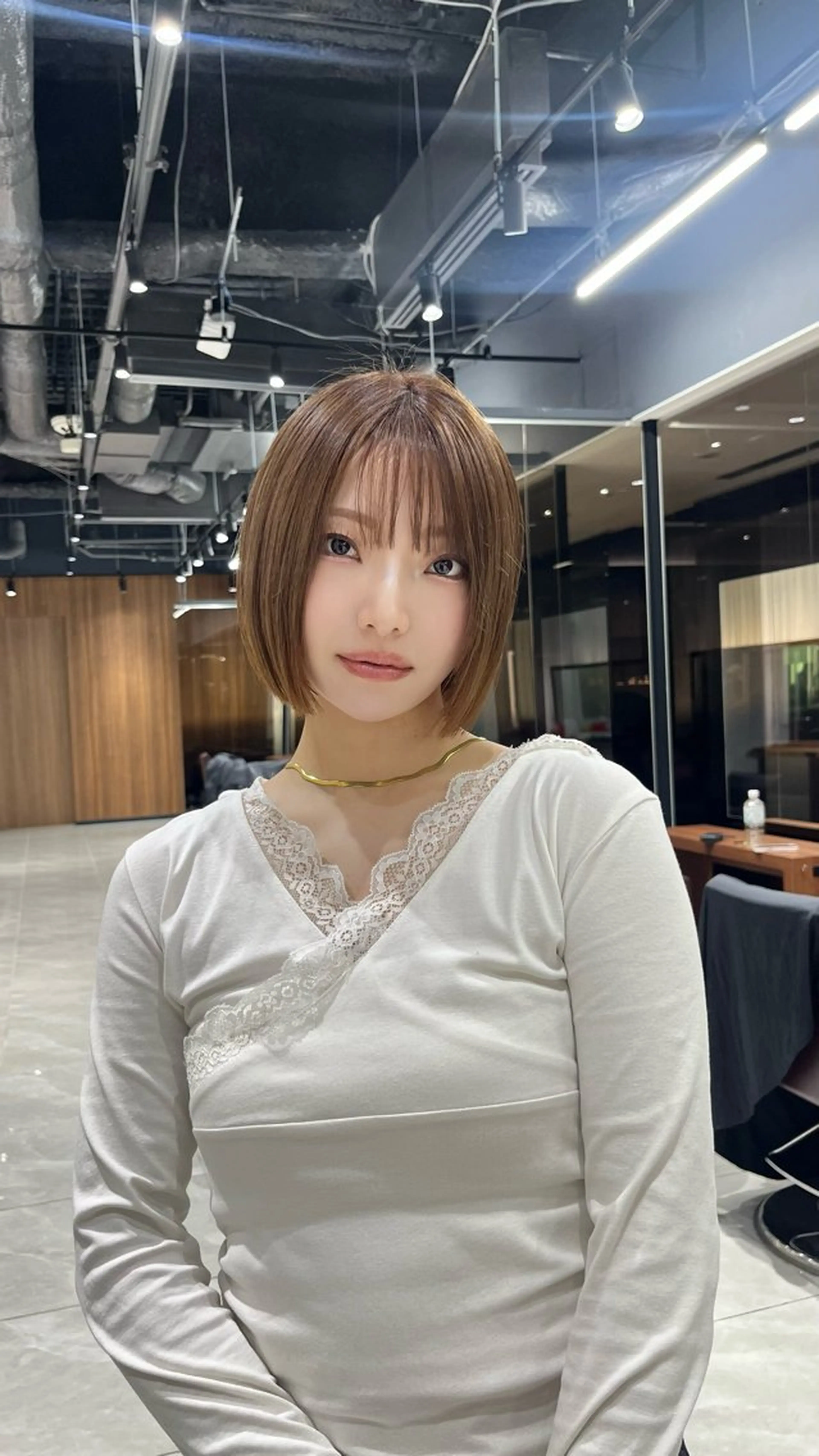 ショート ボブ カット トリートメント 石塚 瑛里菜のヘアスタイル