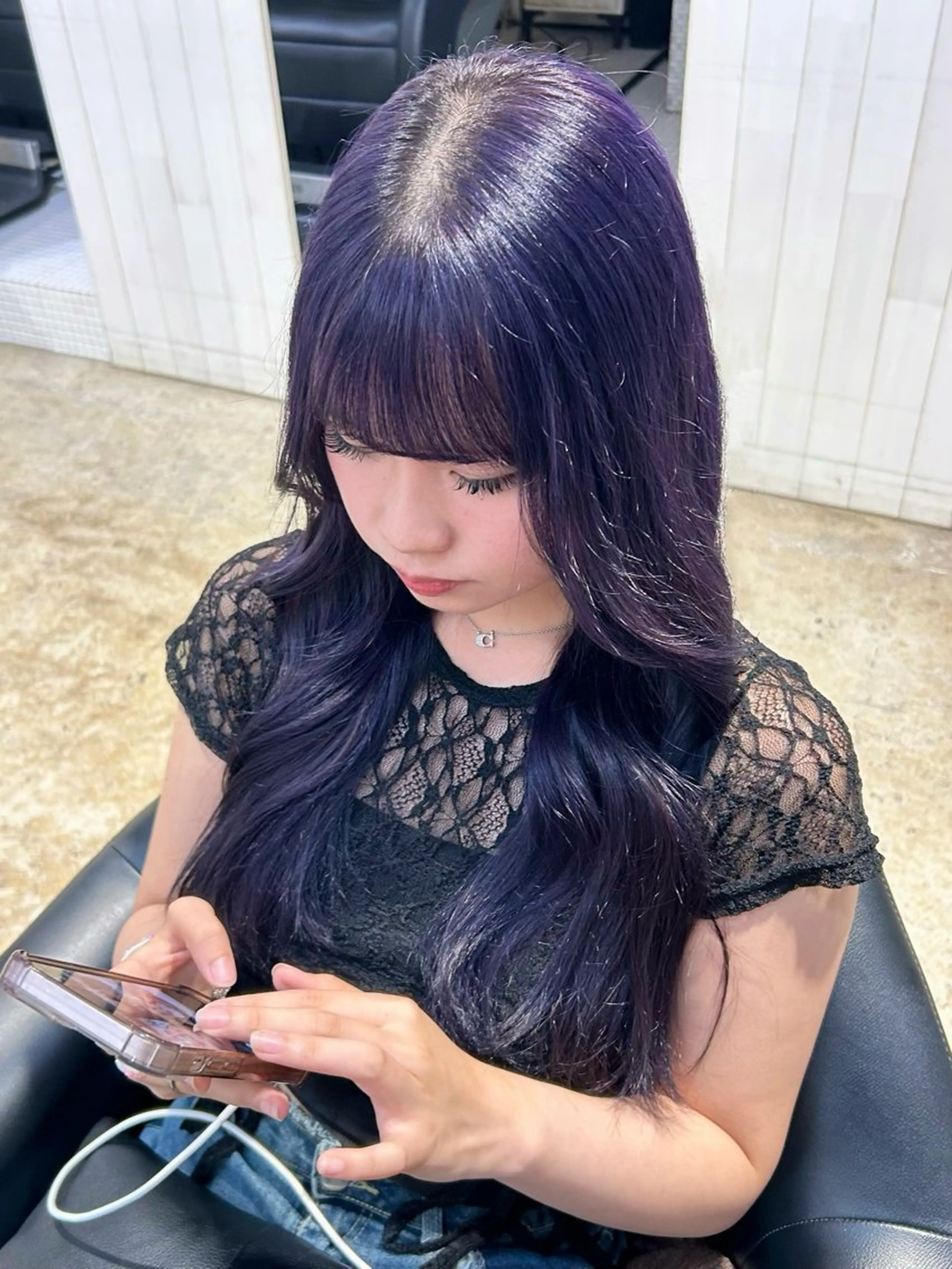 ロング カラー ブリーチ ラベンダーカラー ヘアカラー aine .のヘアスタイル