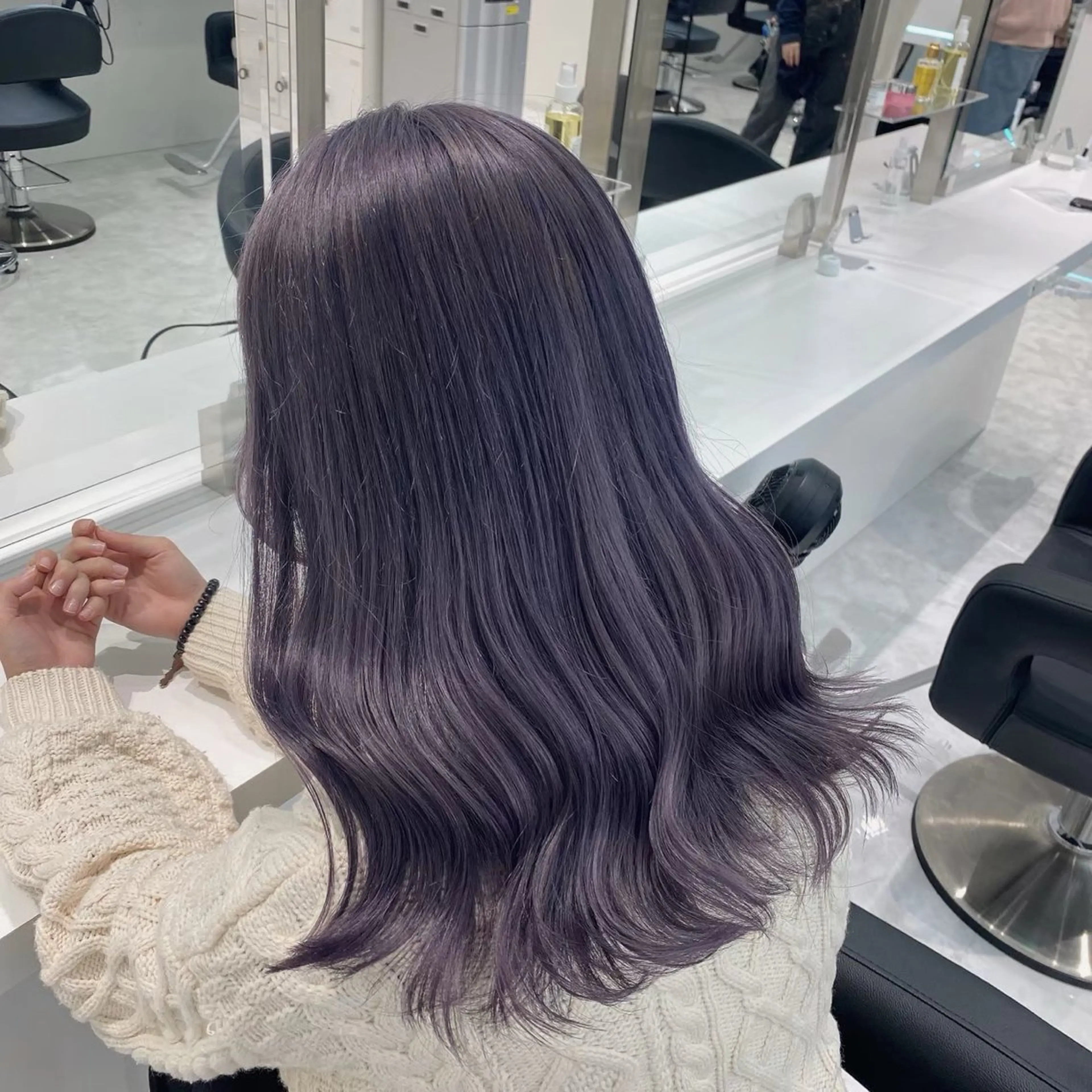 セミロング カラー ヘアカラー トリートメント ヘッドスパ ヘアセット 🩵ダメージレス艶感 ハイトーン🩷のヘアスタイル