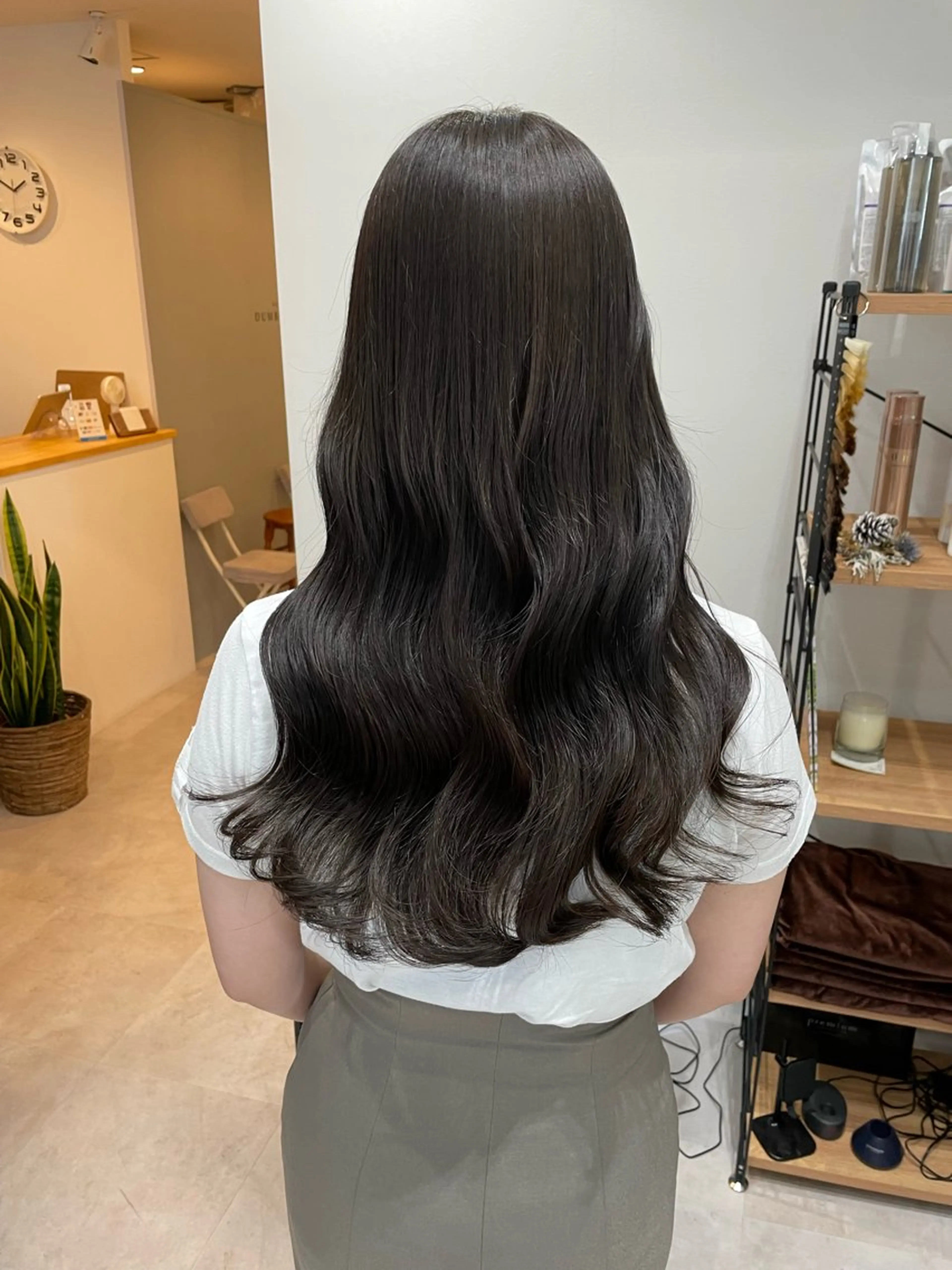 ロング カラー 里田 実奈美のヘアスタイル