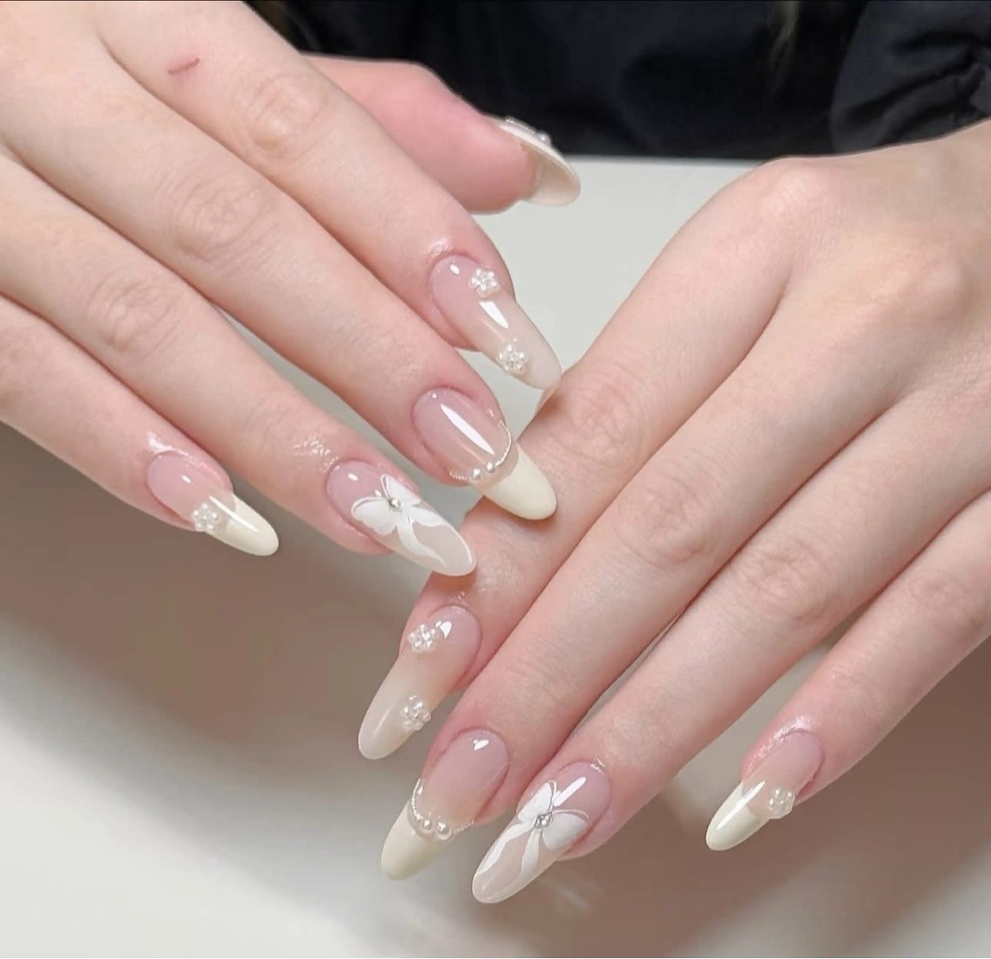 ネイル ハンドネイル T. Leeのネイルデザイン