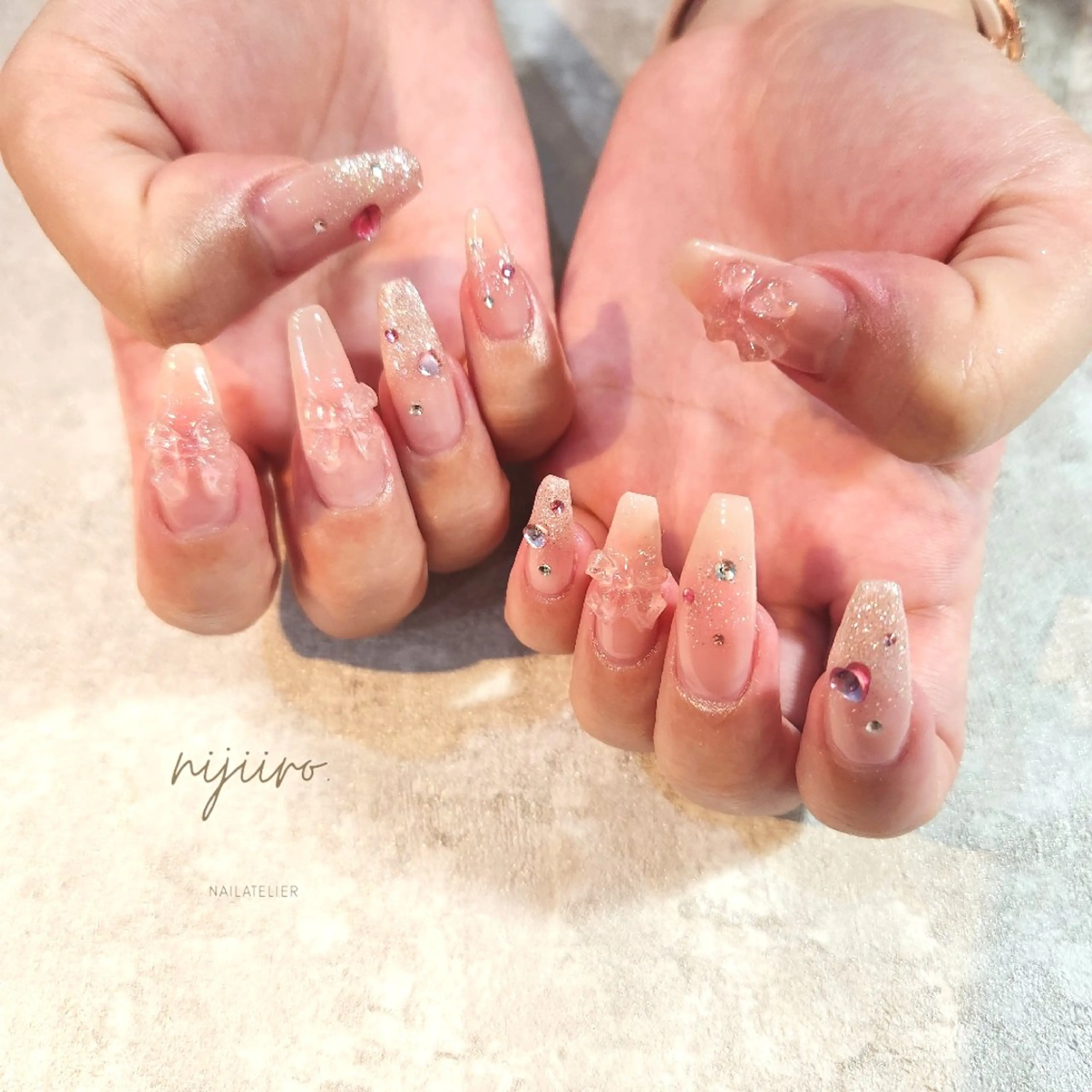 ネイル ハンドネイル nailatelier nijiiro.所属・nijiiro🌈 サトウのネイルデザイン