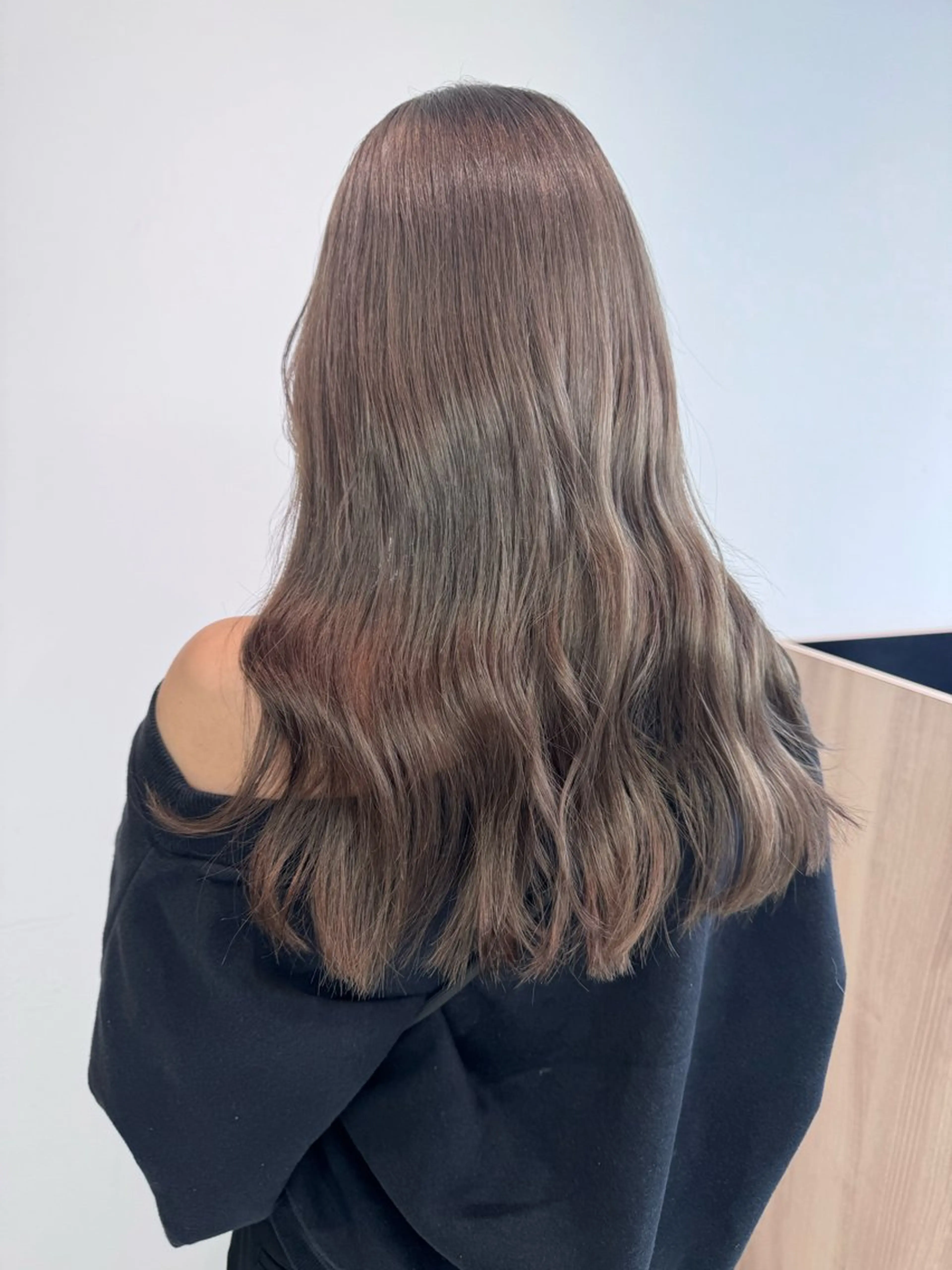 ロング カラー グレージュ カット ヘアカラー 顔周りレイヤー /kokoro🦮のヘアスタイル