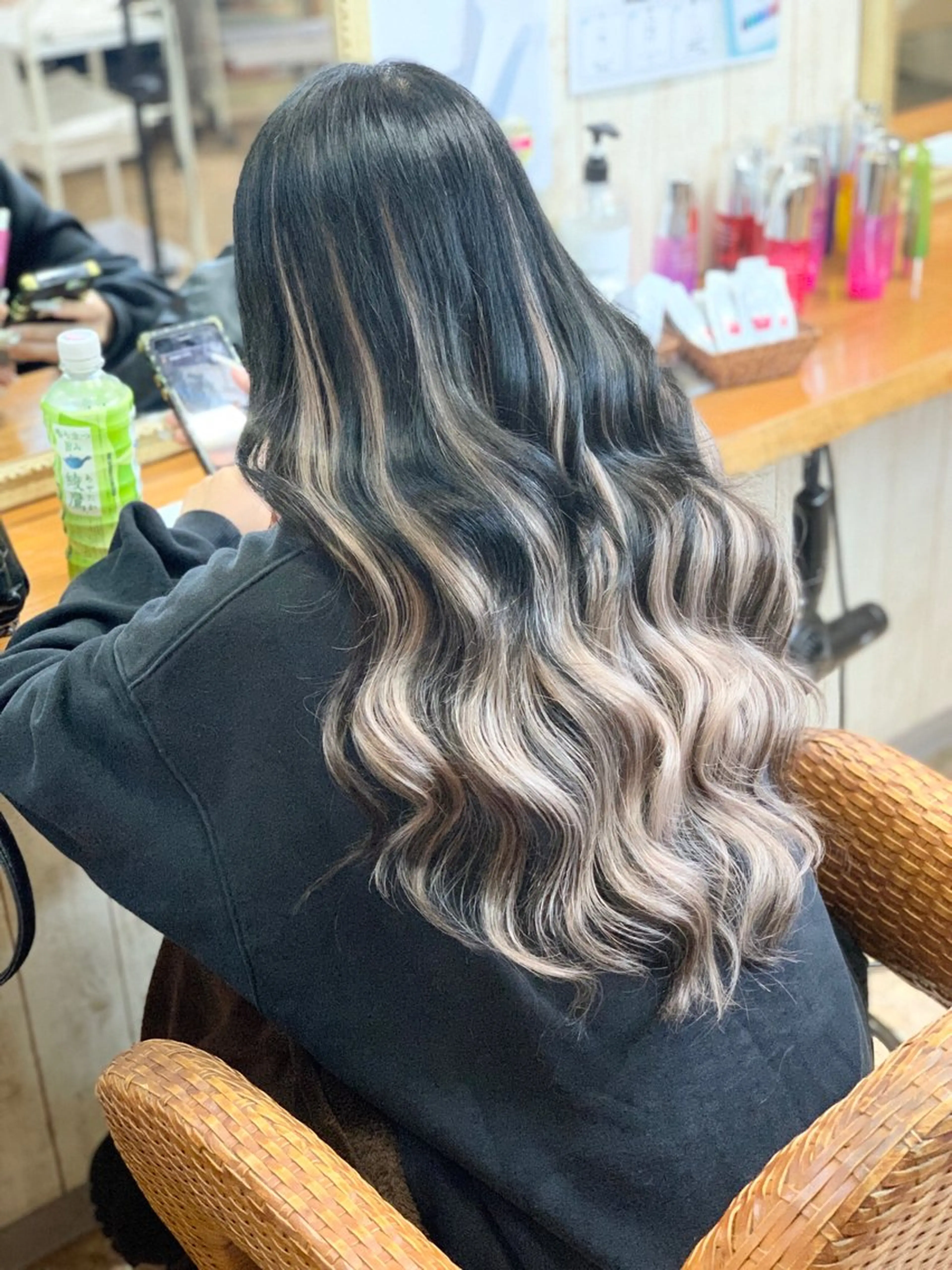 ミディアム カラー ヘアカラー トリートメント エクステ kr2s アメ村のヘアスタイル