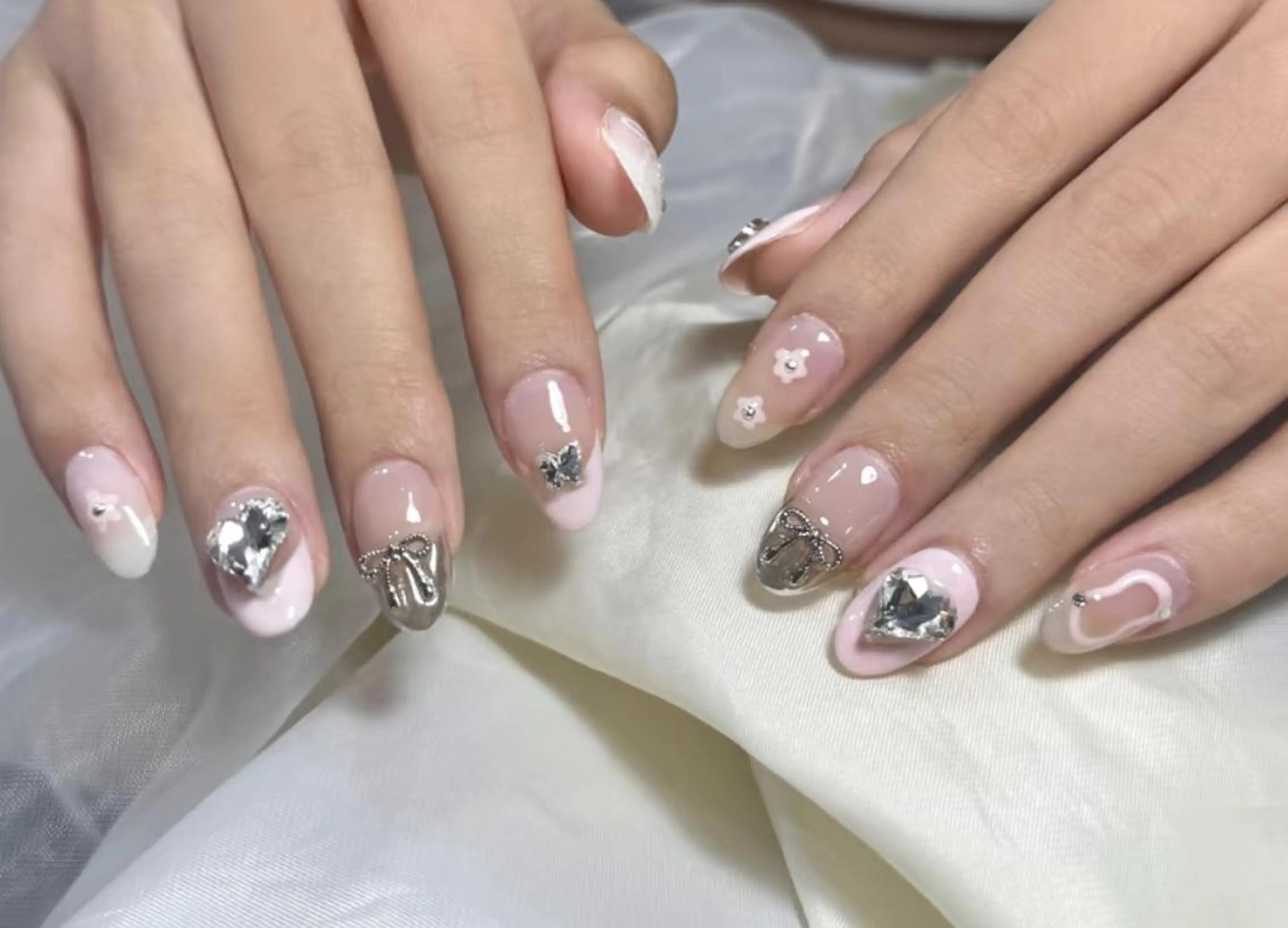 ネイル ハンドネイル 🎀 KiKi_nailのネイルデザイン