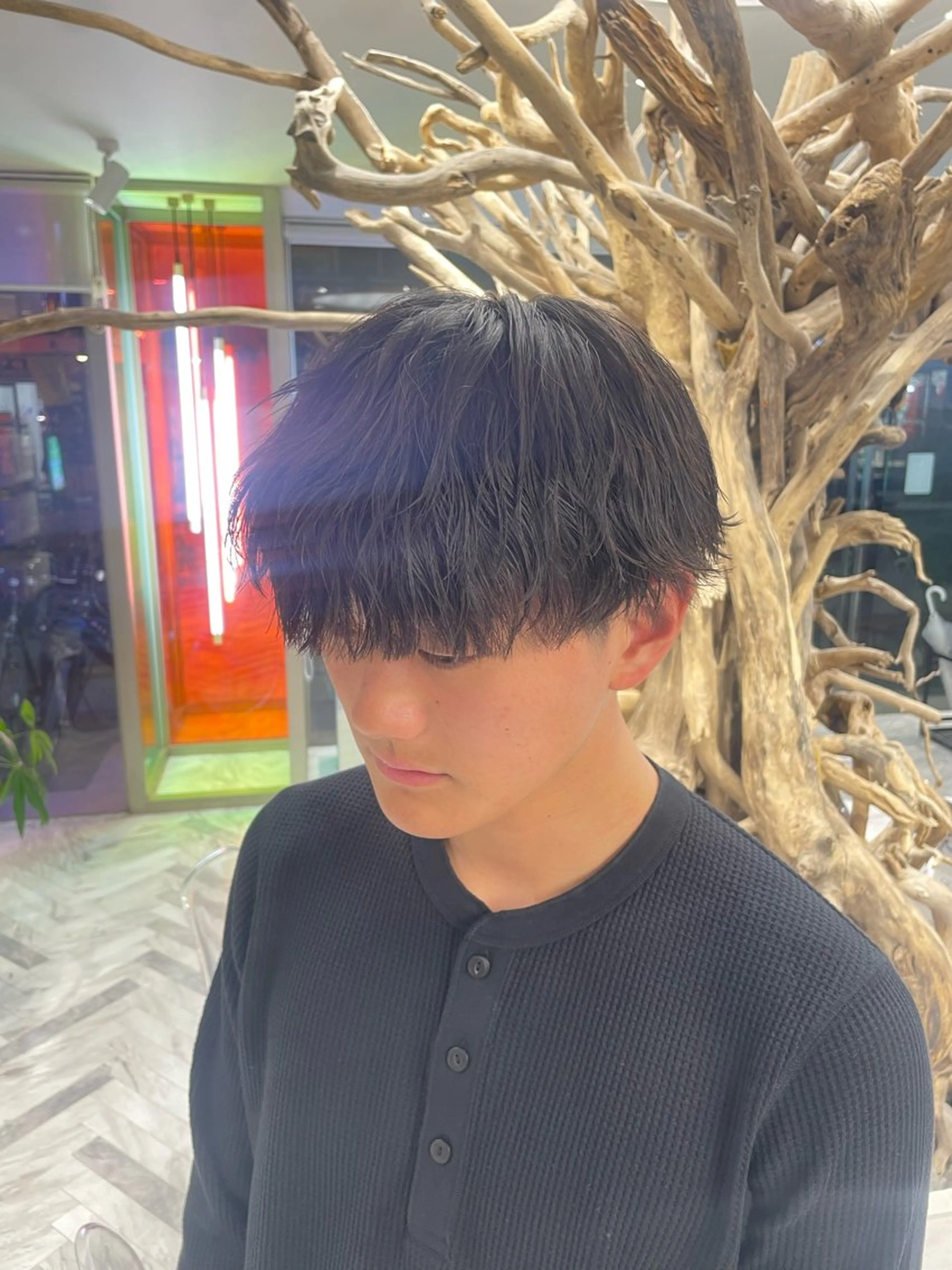 ショート パーマ メンズ メンズパーマ メンズツイストパーマ 波巻きパーマ スパイラルパーマ ツイストパーマ カット カラーモデル⚡️ REONのヘアスタイル