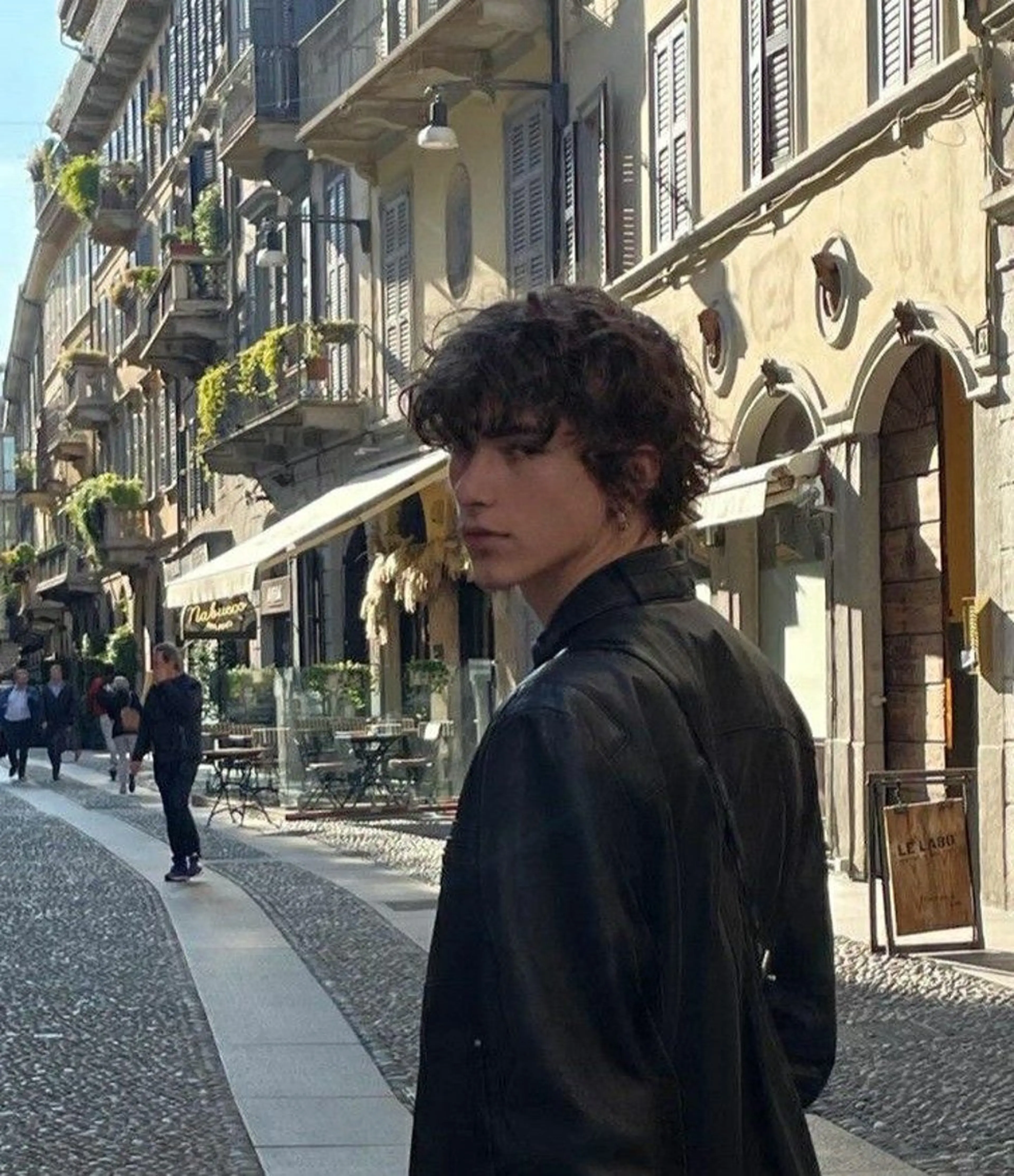 ショート パーマ atelier doux dimanche（アトリエ・ドゥー・ディマンシュ）所属・Fukamiレイヤー 透明感カラーのヘアスタイル