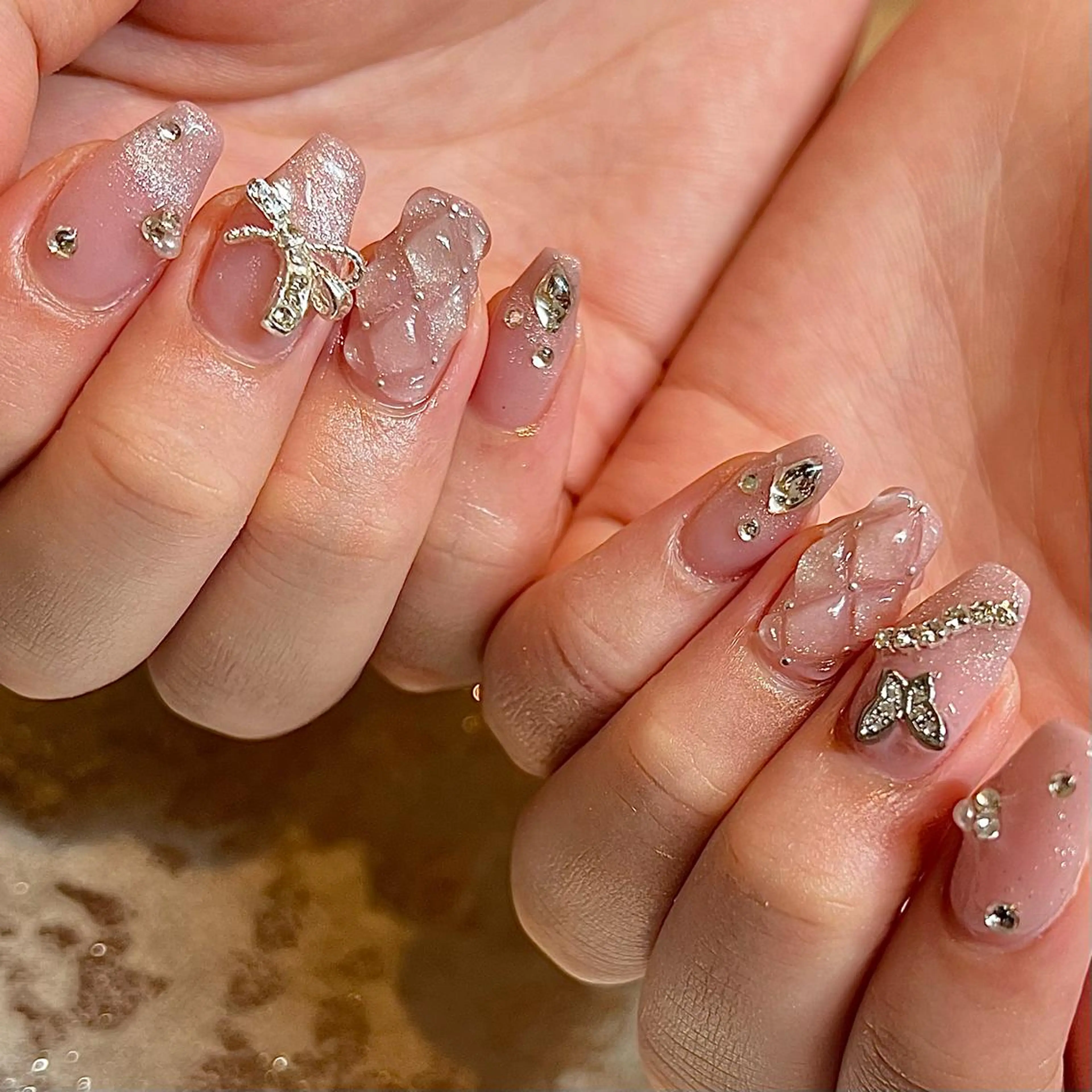 ミディアム ネイル マグネットネイル ハンドネイル H🌺 NAILのネイルデザイン