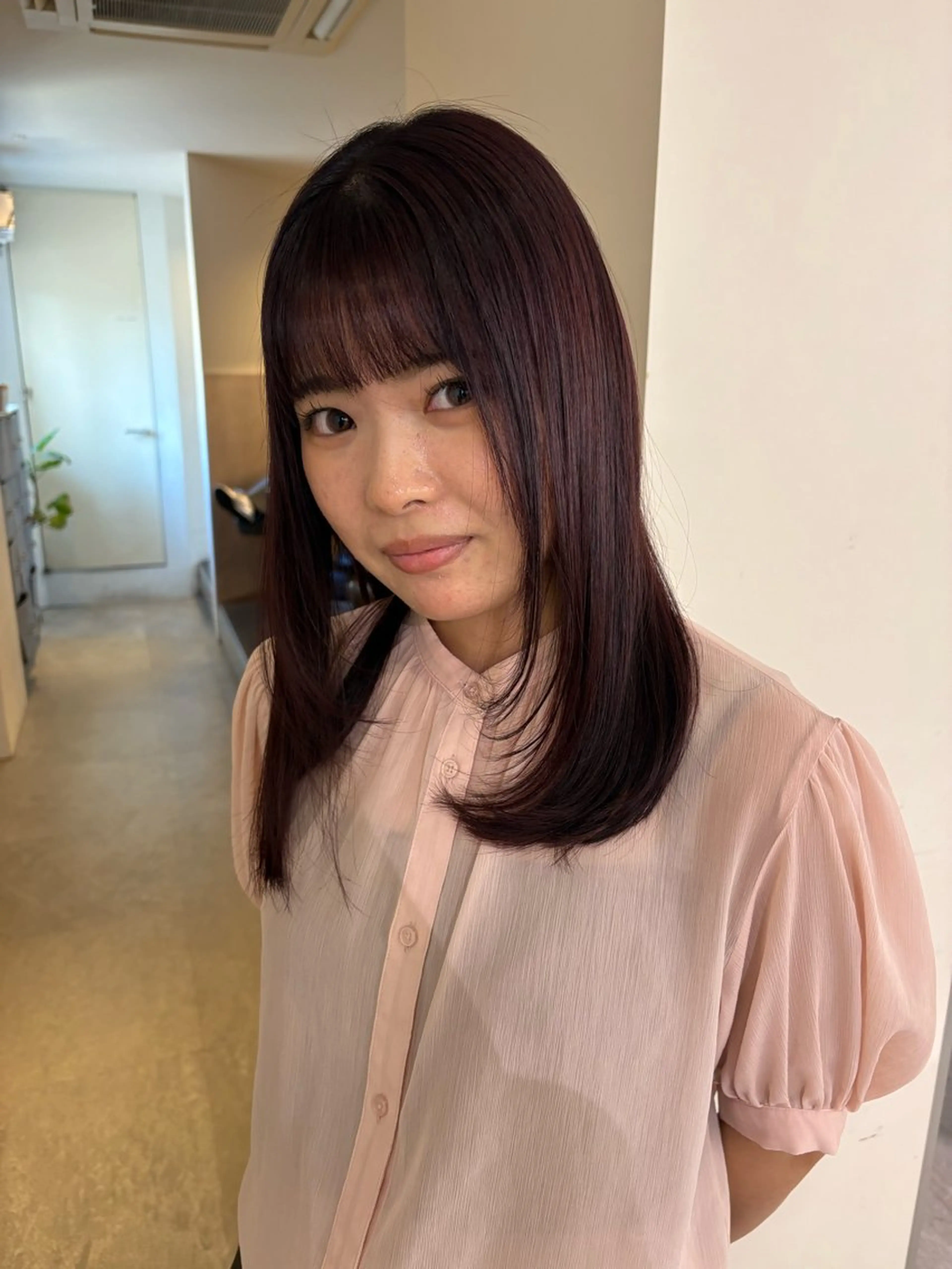 セミロング カラー レッドカラー 縮毛矯正 ヘアカラー 縮毛矯正 Yuna/ブリーチ ベージュ ヘアセットのヘアスタイル