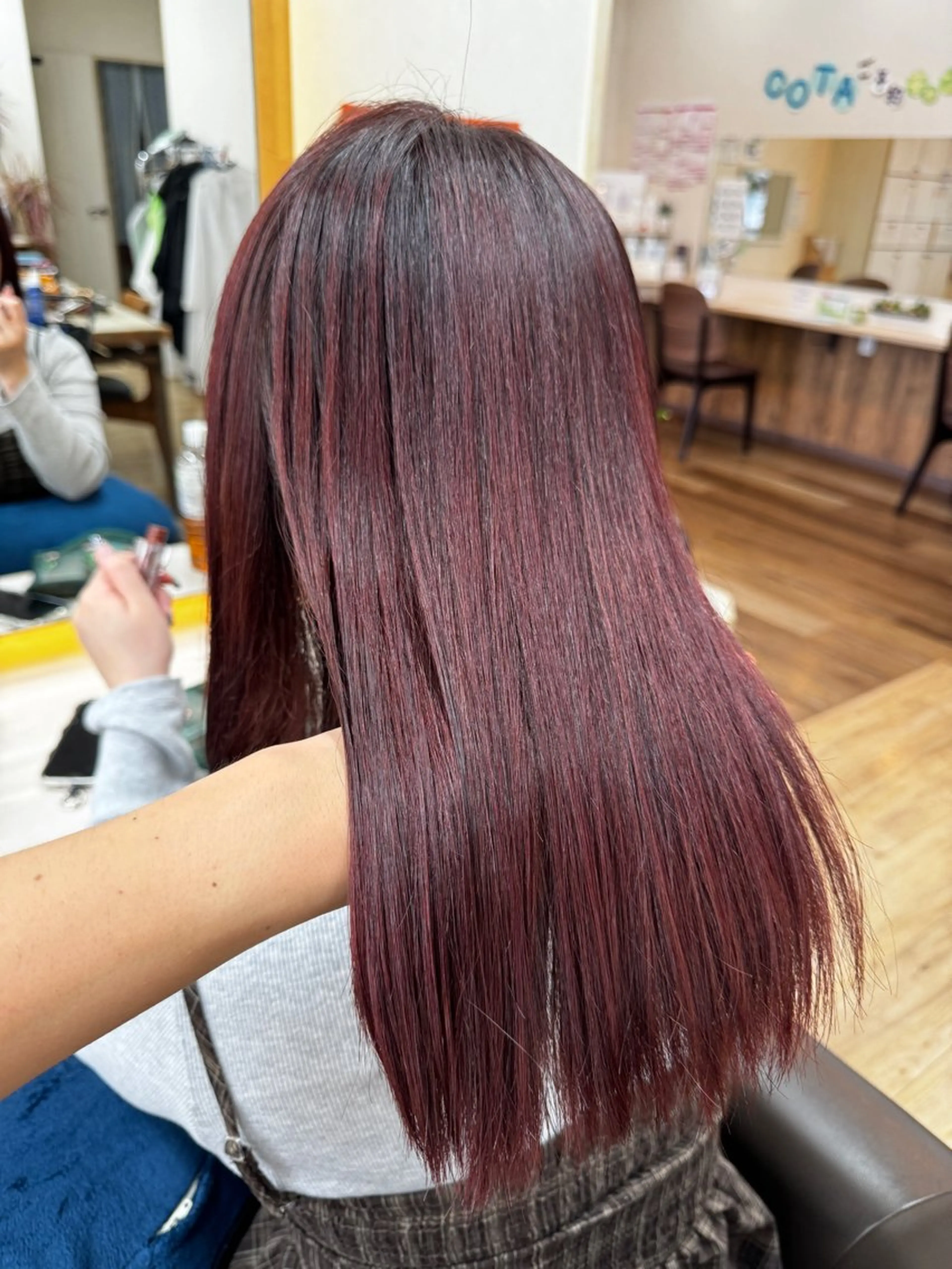 セミロング カラー カット ヘアカラー サブリナシュシュ所属・朝倉 海斗のヘアスタイル