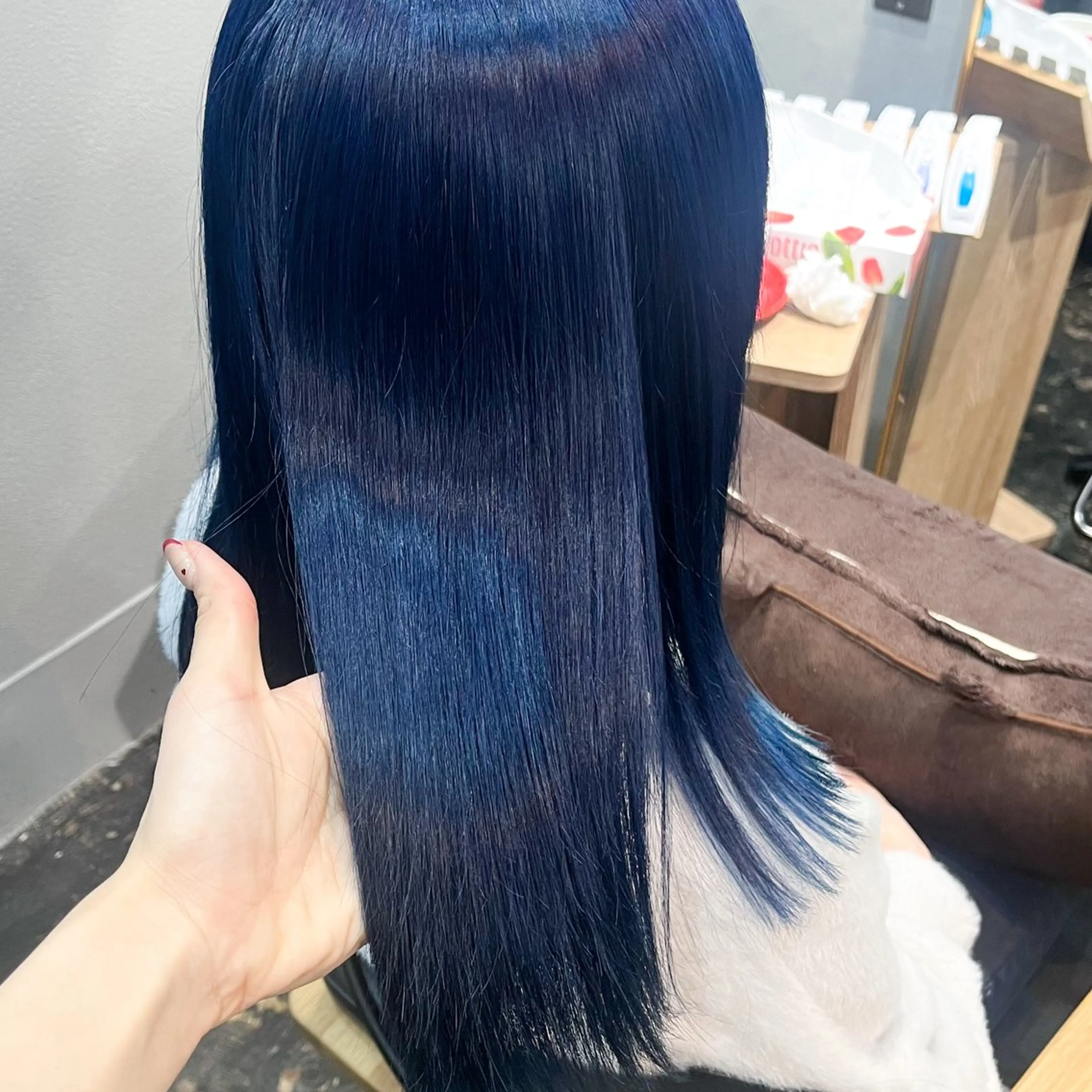 ミディアム カラー カット ヘアカラー トリートメント 伊藤 玲衣のヘアスタイル