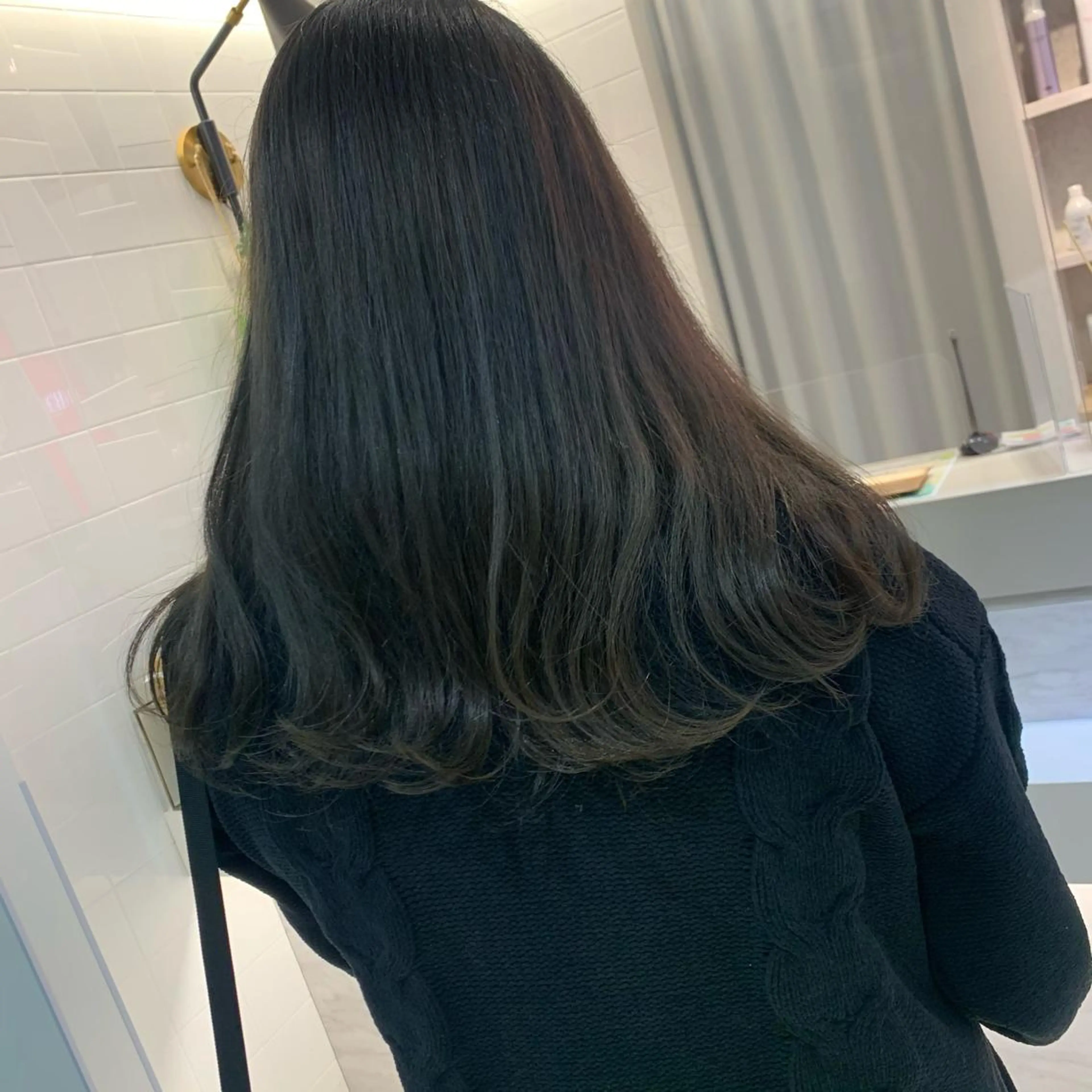 カラー アッシュ 畠山 華奈のヘアスタイル