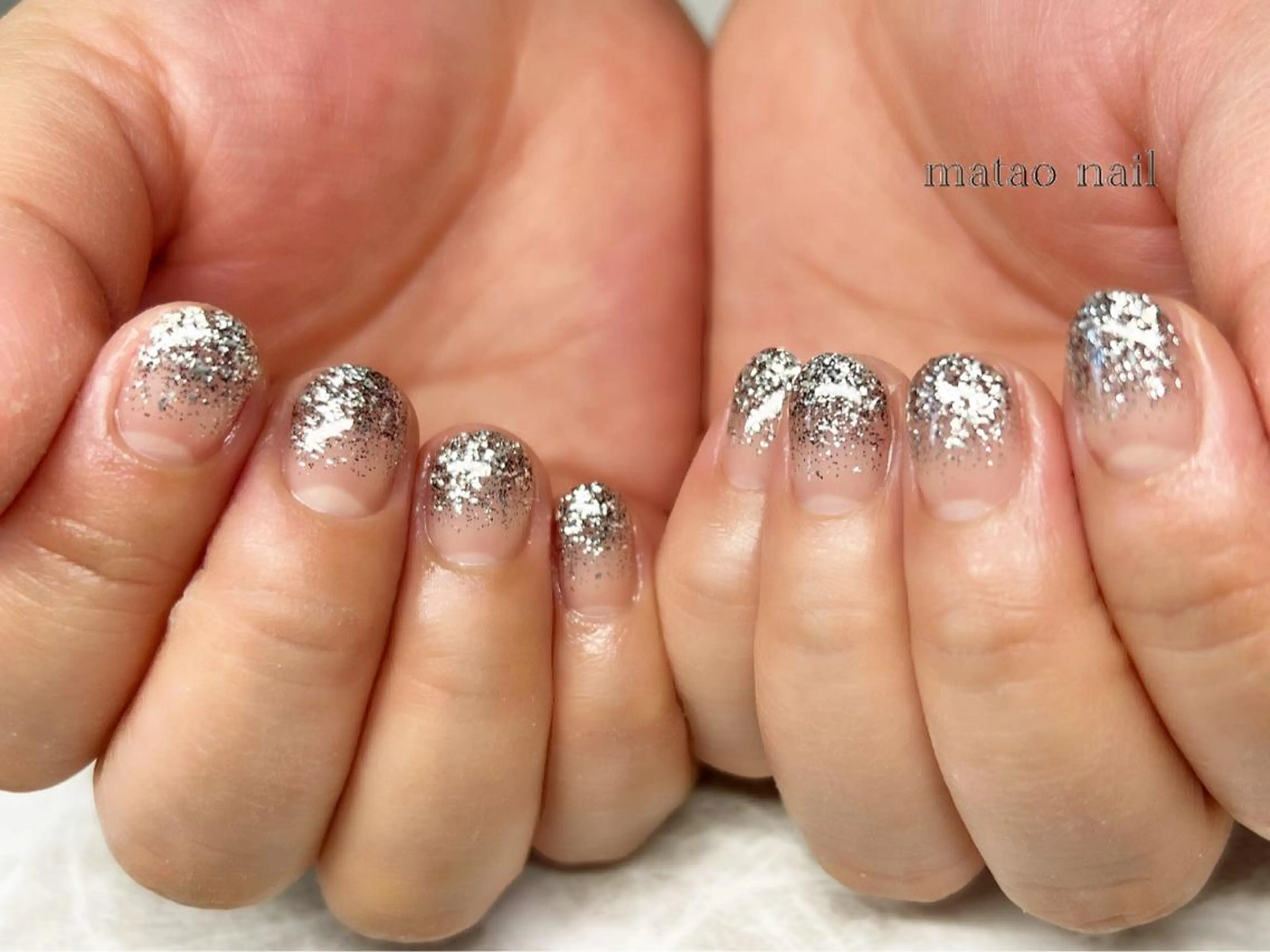 ネイル グラデーション キラキラネイル ラメ(グリッター) ラメグラデーション シルバー matao nailのネイルデザイン