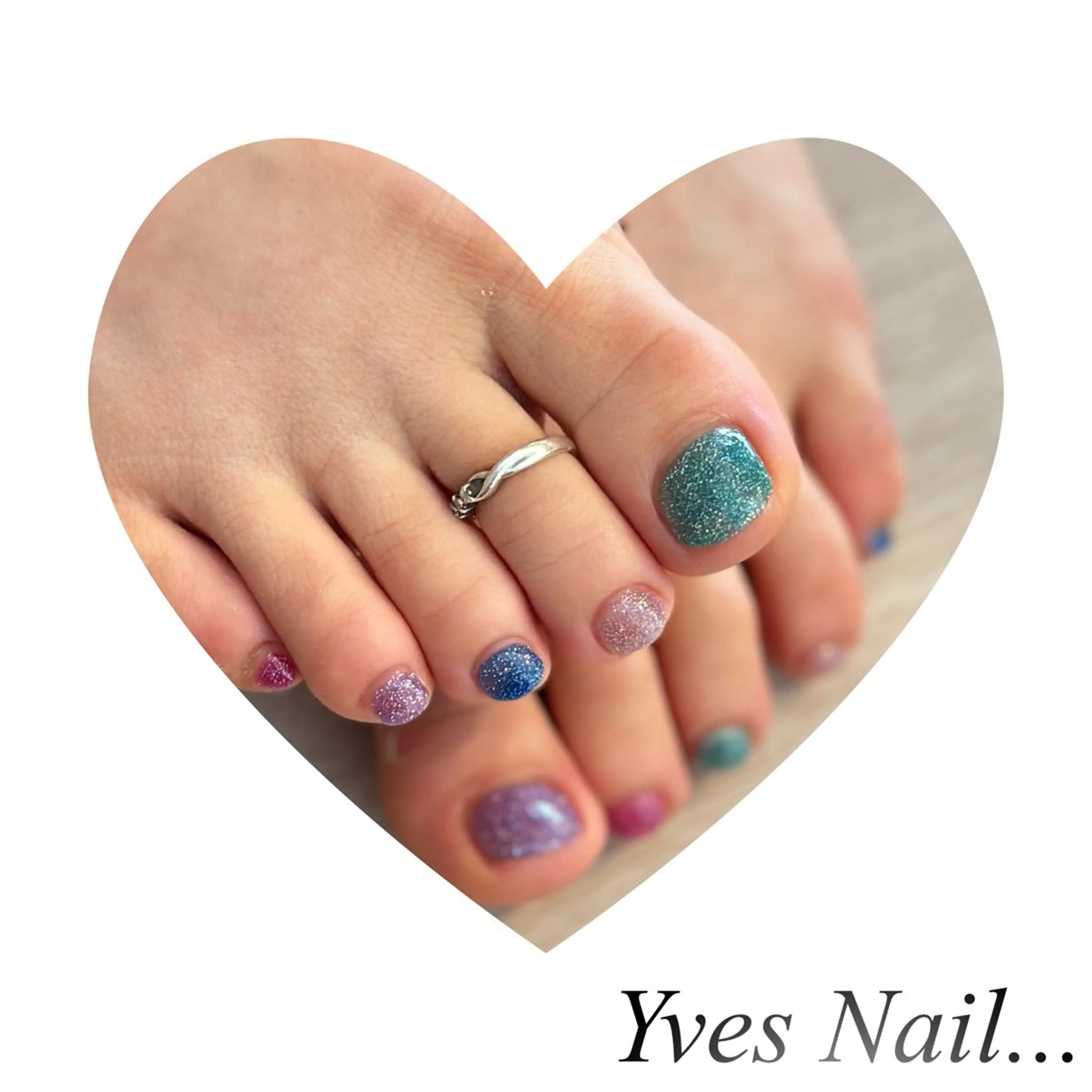 ネイル フットネイル ラメ(グリッター) フットネイル kanno yのネイルデザイン