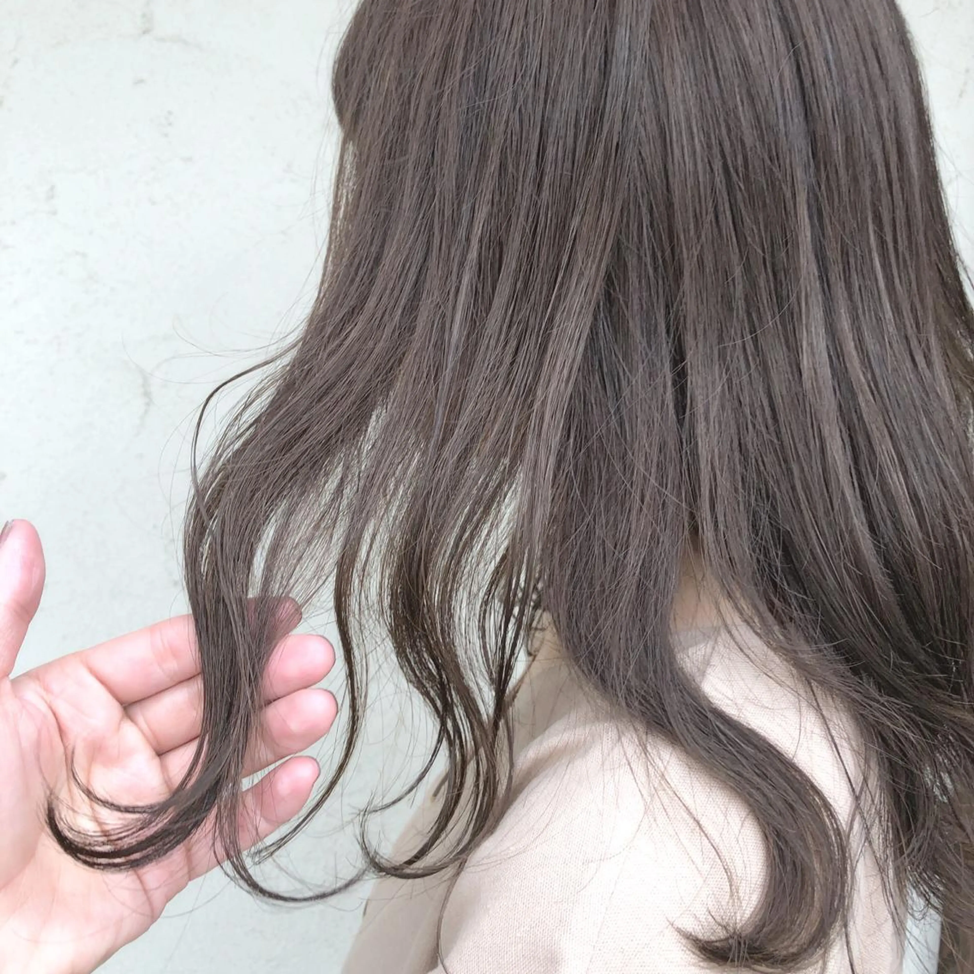 セミロング カラー アディクシーカラー ブリーチ 透明感カラー 艶髪育成サロン 京橋　shinのヘアスタイル