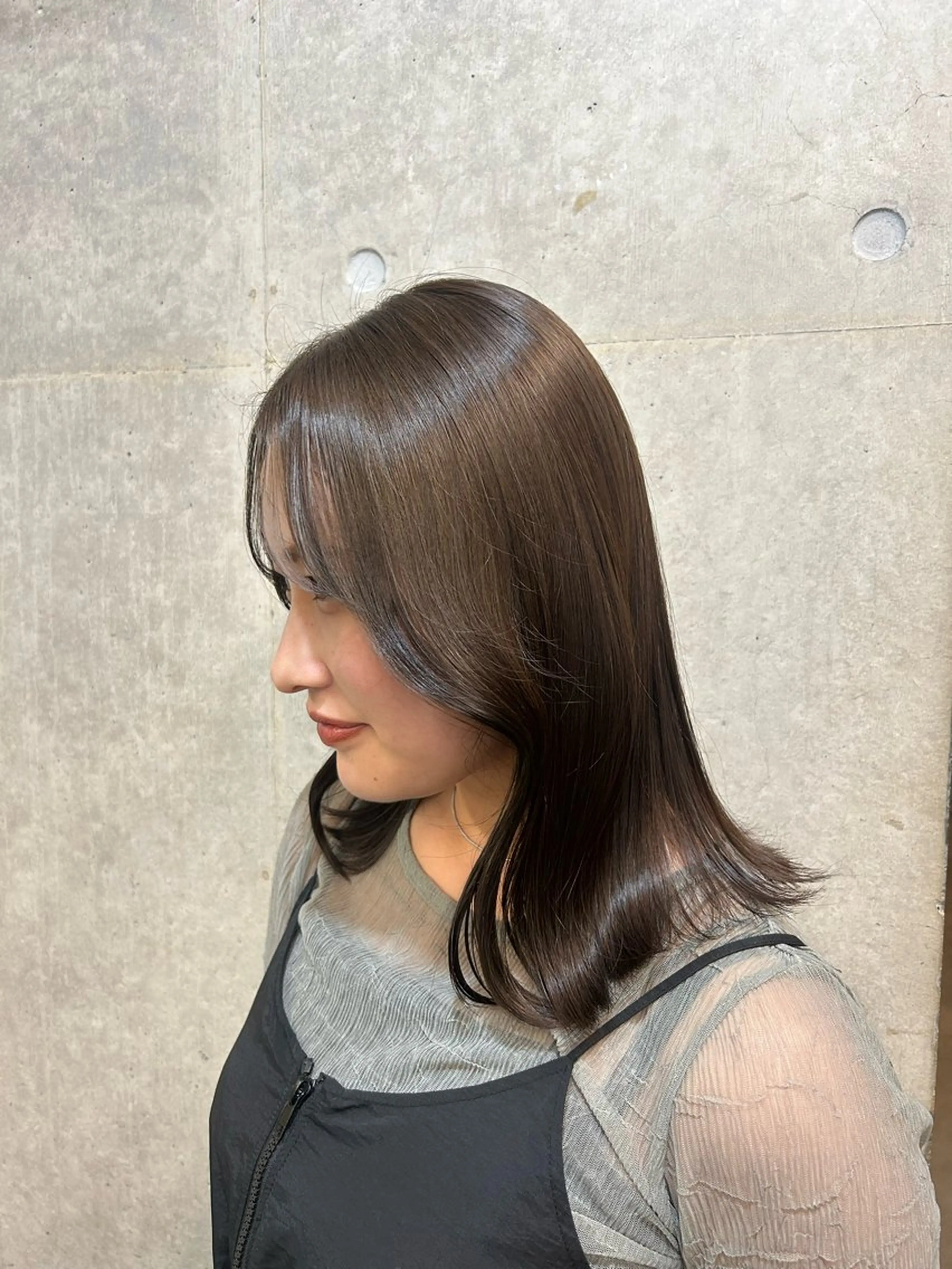 ミディアム カラー オリーブカラー ヘアカラー HARE×design ARUE所属・SUZUKI KOMIのヘアスタイル