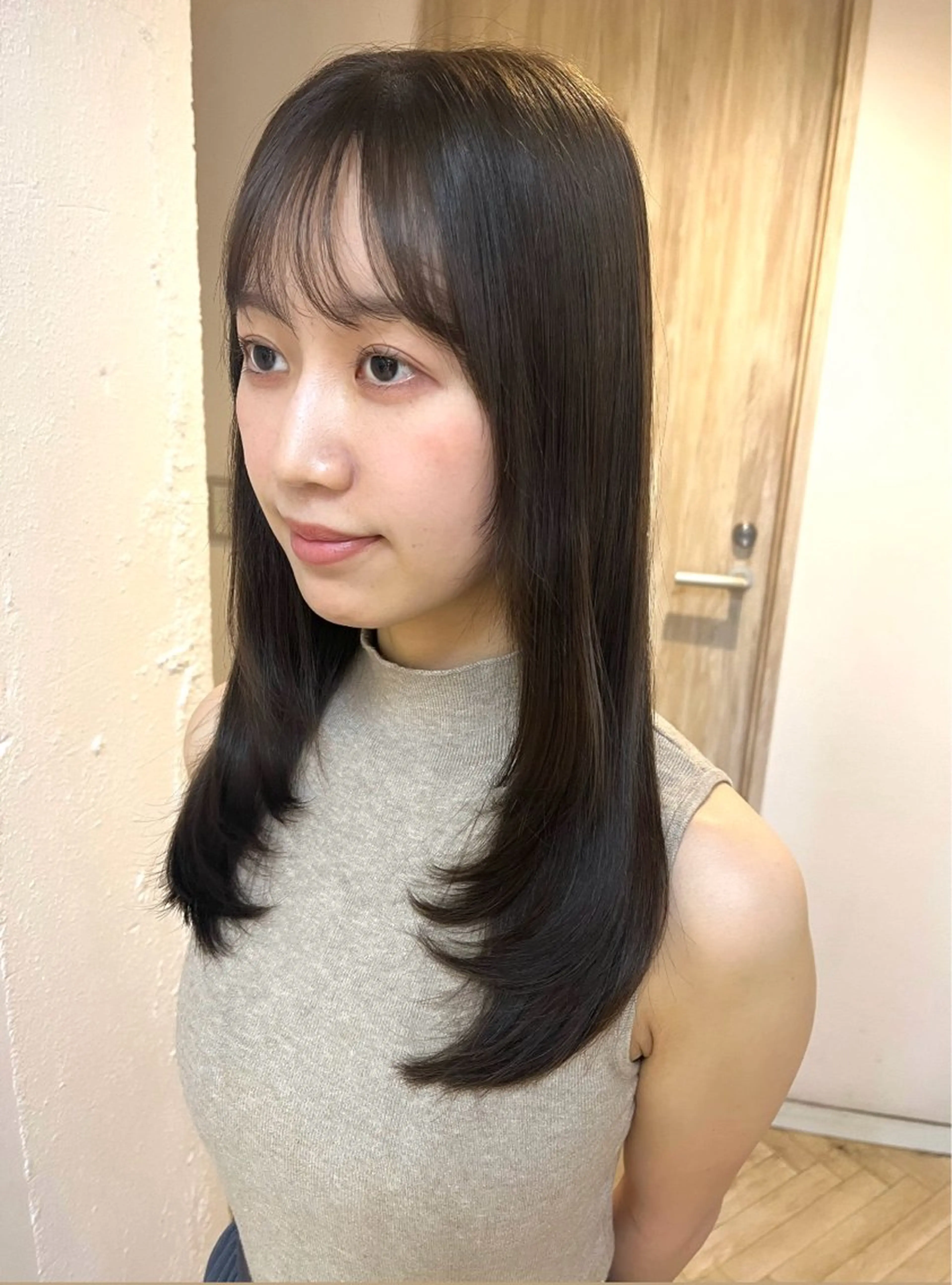 セミロング カラー アッシュ ベージュカラー 透明感カラー レイヤーカット トリートメント ボブ・レイヤー/ ベージュカラーのヘアスタイル