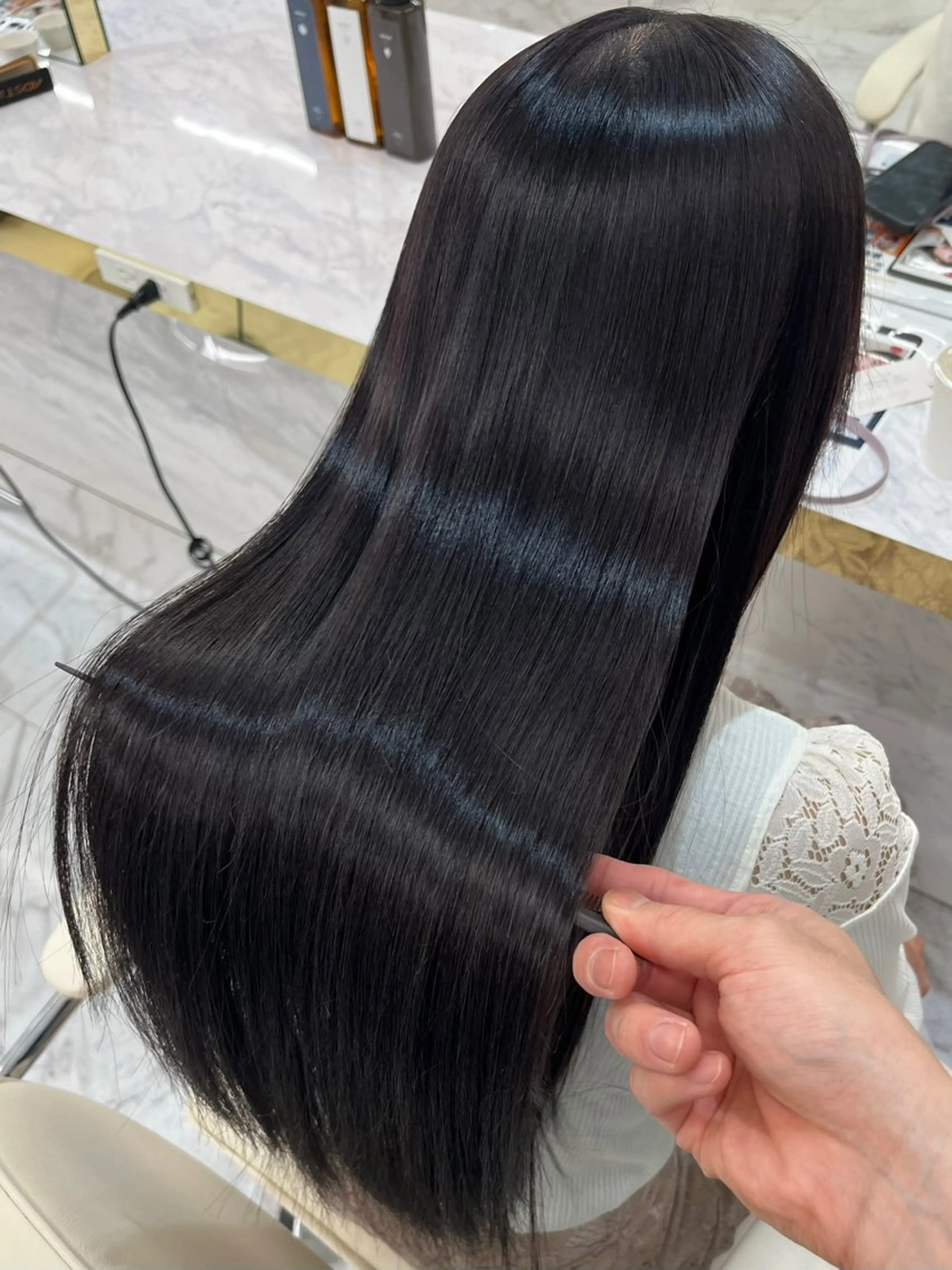 ロング ボブ 顔周りカット 髪質改善 韓国風ヘア レイヤーカット 縮毛矯正 CHAINON CENTREのヘアスタイル