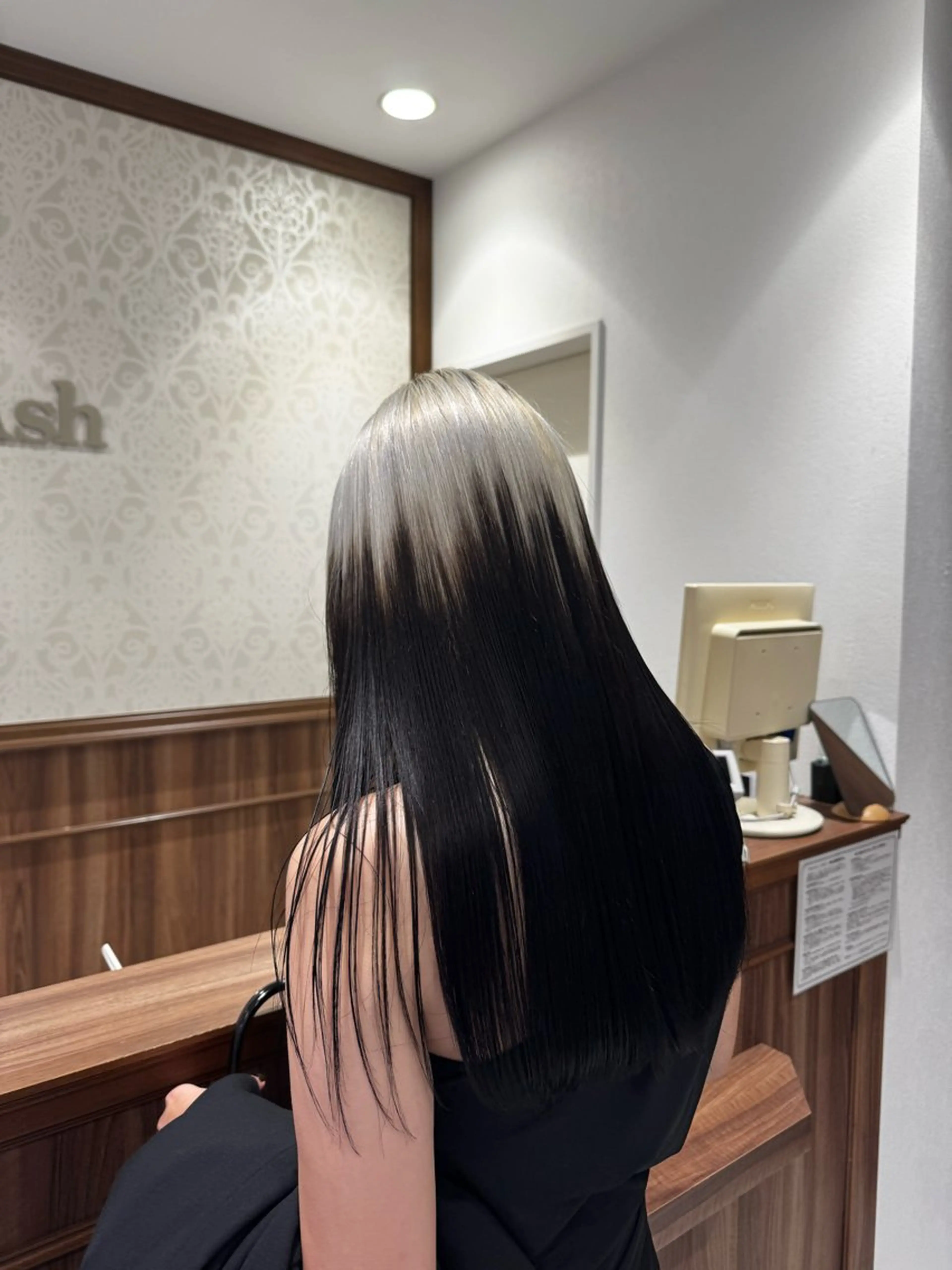 ロング カット ヘアカラー デザインカラー Mirutayaのヘアスタイル