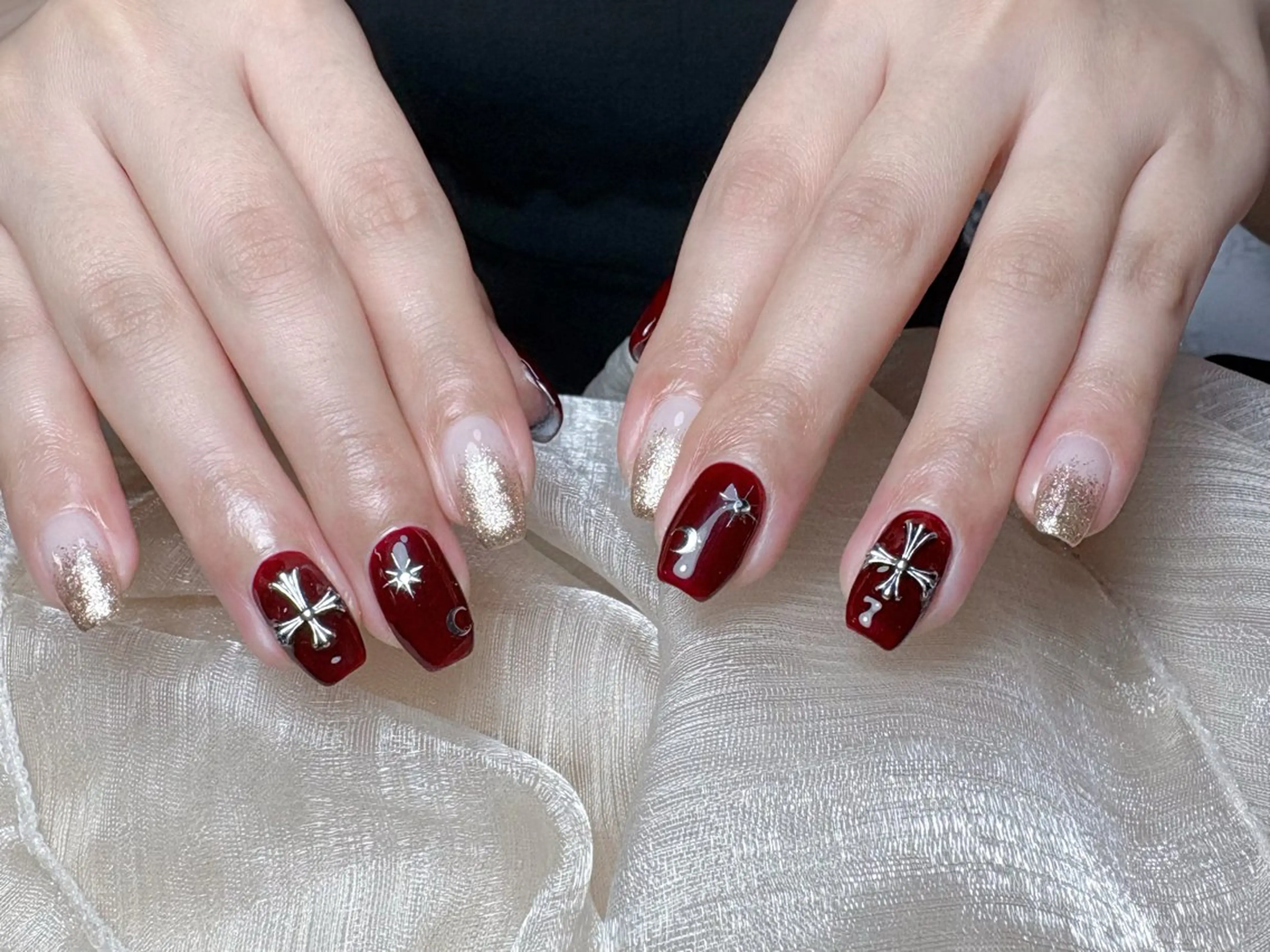 ネイル オーロラネイル チークネイル フレンチネイル ジェルネイル ガラスフレンチ ハンドネイル Nail Jolie所属・Nail Jolieのネイルデザイン