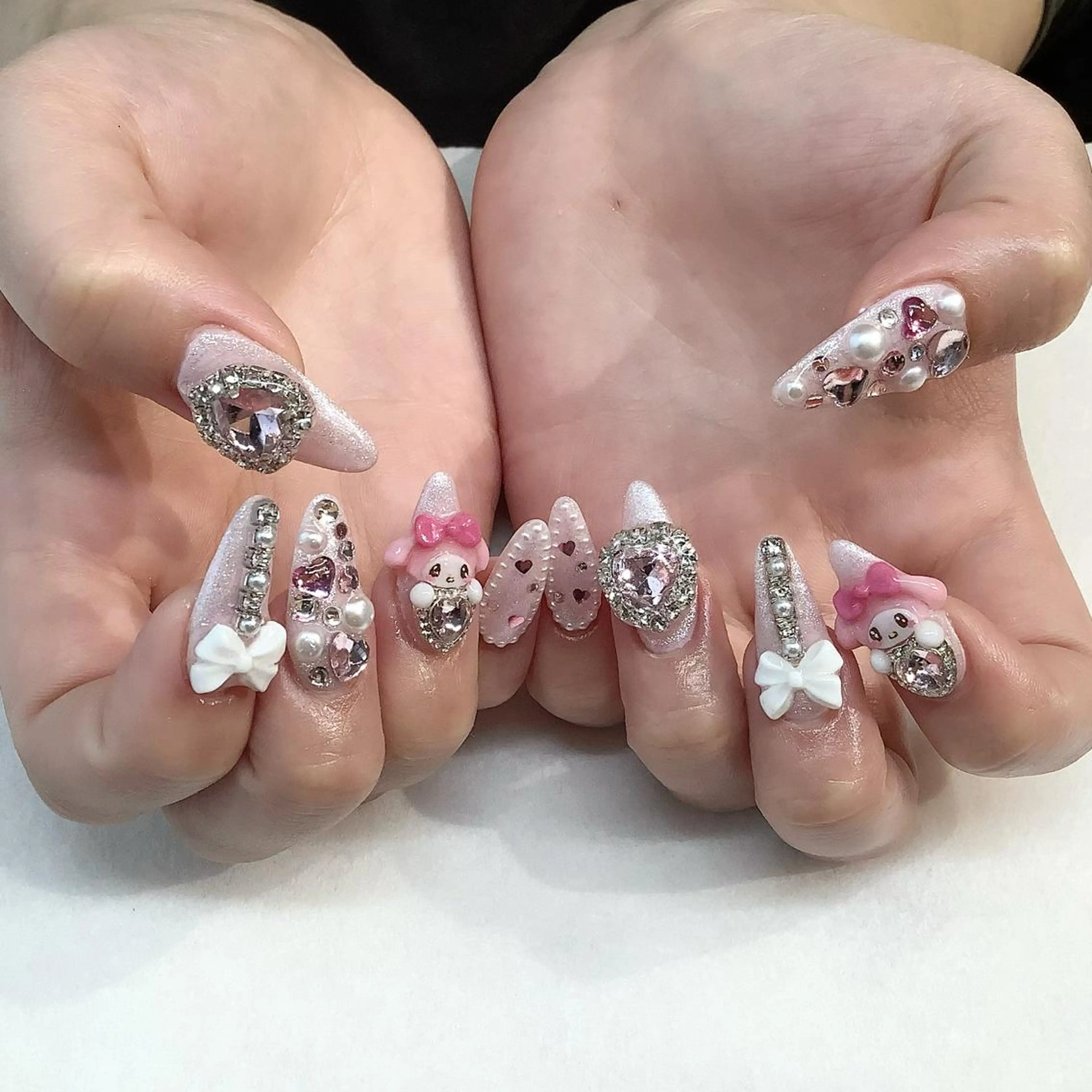 ネイル ハンドネイル 💎🐰 saki. m 🐰💎のネイルデザイン