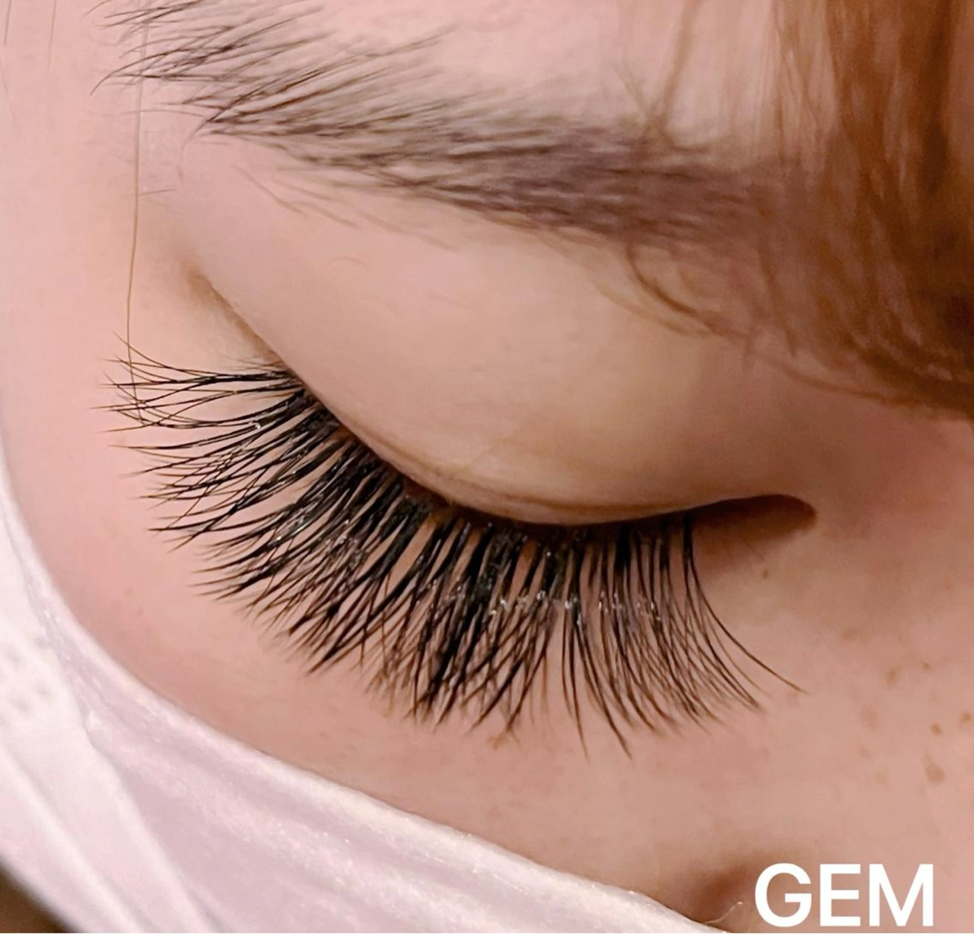 マツエク・マツパ 付け放題 フラットラッシュ マツエク GEM  the beautyのマツエク・マツパデザイン