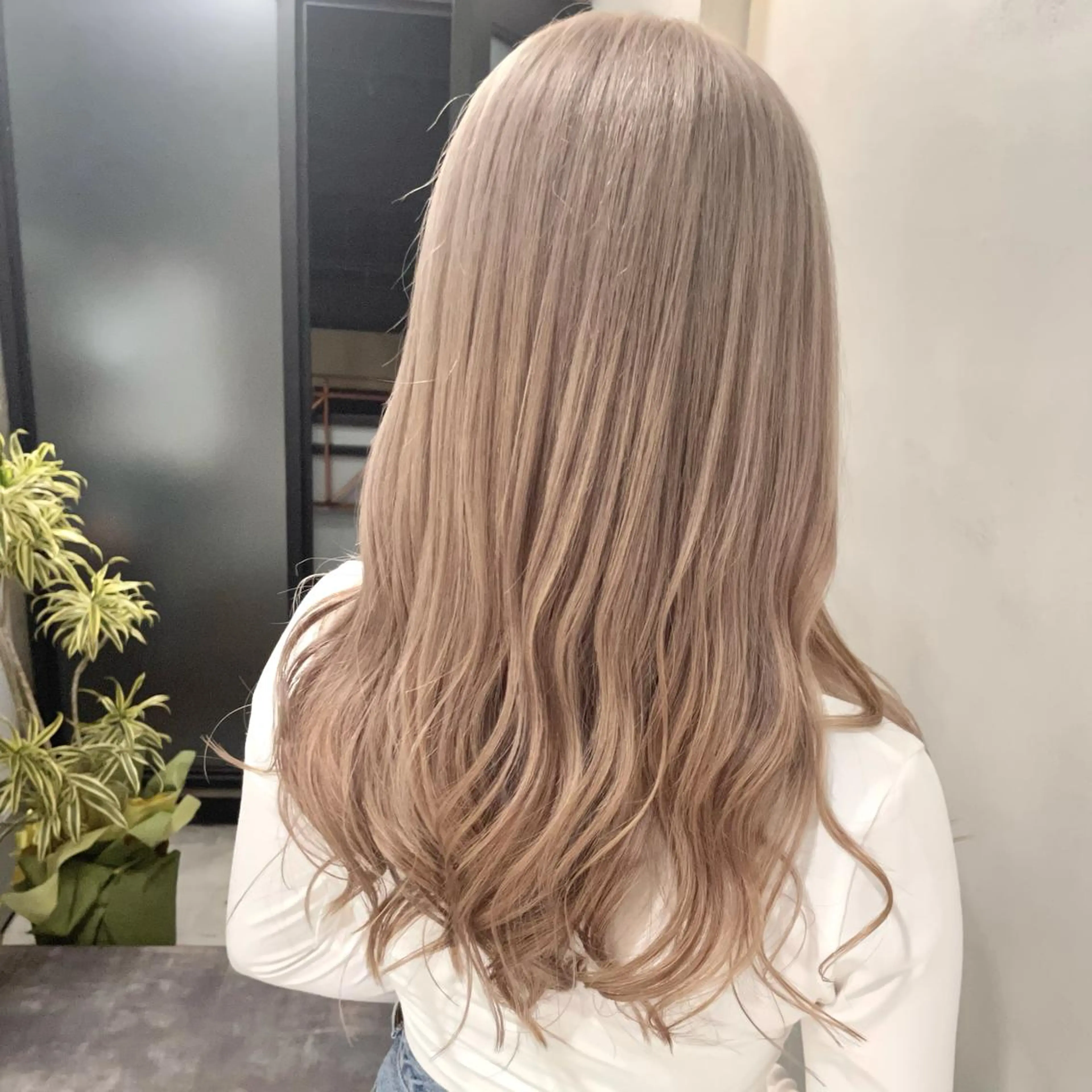 ロング カラー ベージュカラー ミルクティーベージュ ヘアカラー トリートメント MiL所属・✨ハイトーン✨ 濱田知孝のヘアスタイル