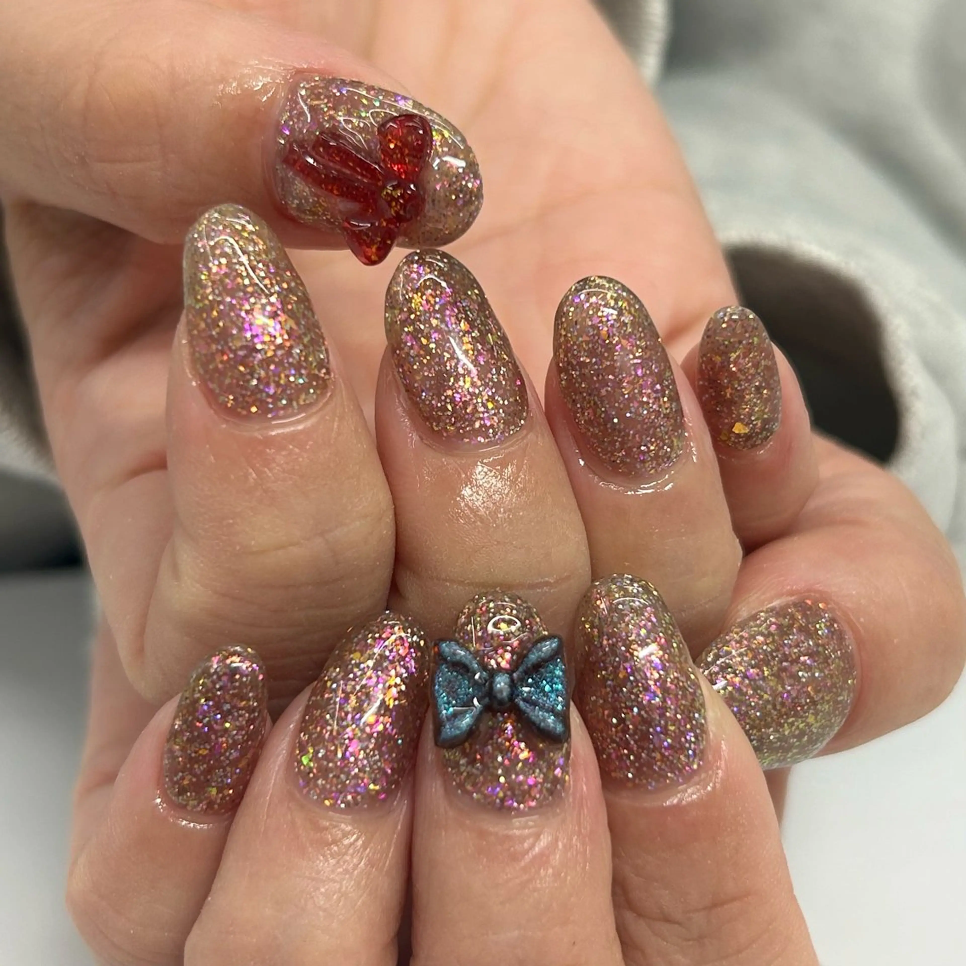 ネイル ラメ(グリッター) プライベートネイルサロンone nail所属・one nail 【カラフル/個性派】のネイルデザイン