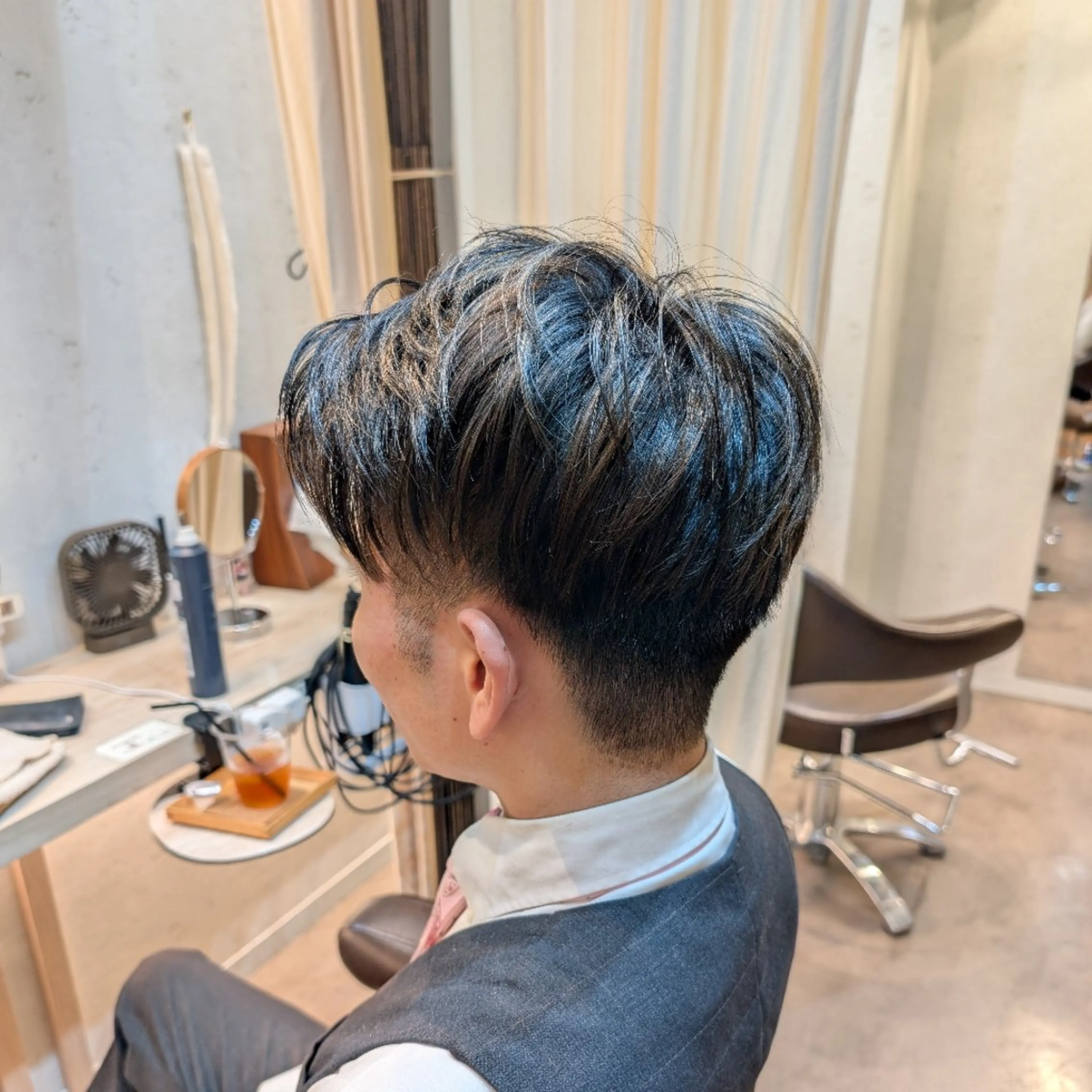 ショート メンズ カラー メンズハイライト ハイライトカラー ハイライト レイヤーカット カット ヘアカラー トリートメント ヘアセット koto💭 コトのヘアスタイル