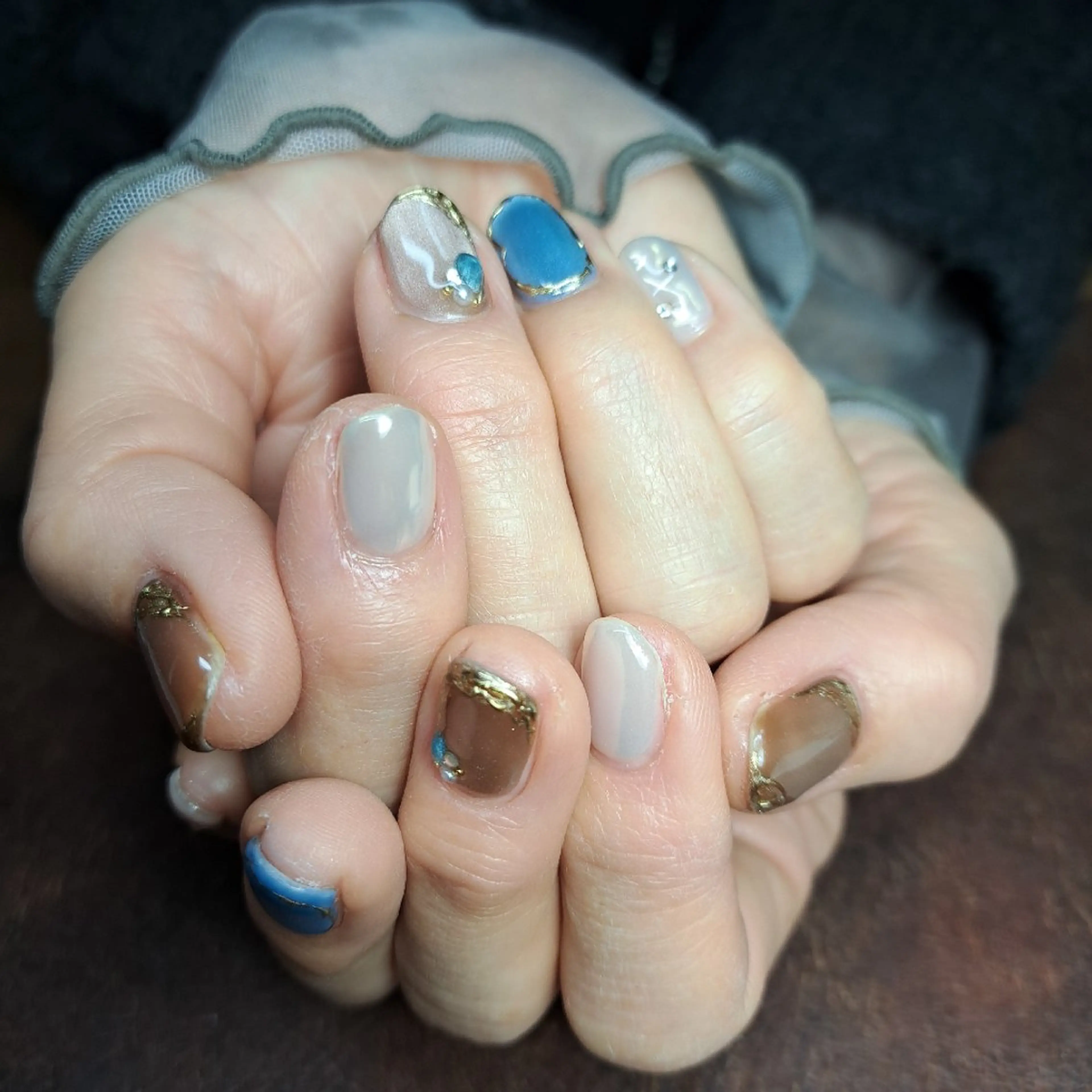 ネイル ミラーネイル ハンドネイル HAYASHI  Nのネイルデザイン