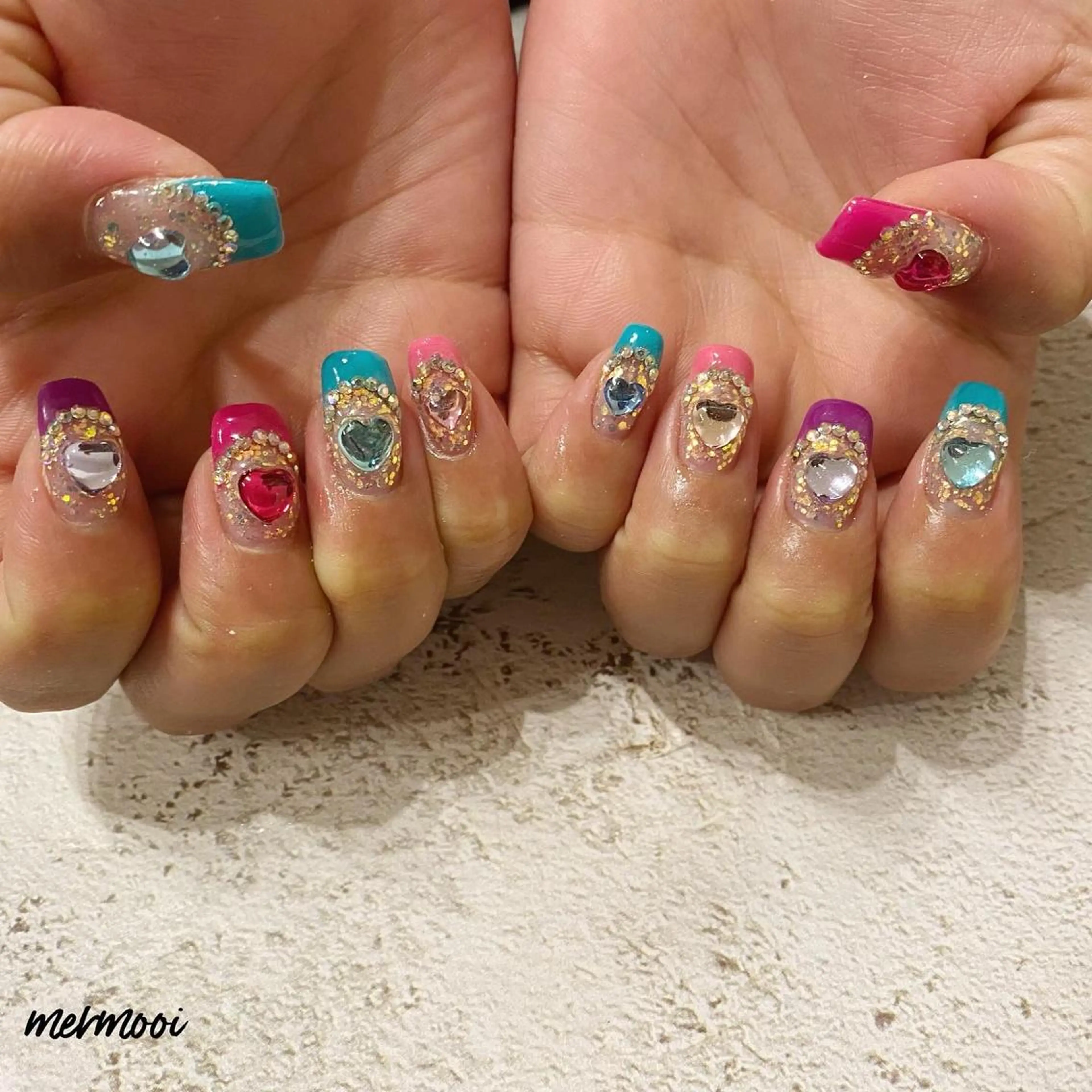 ネイル フレンチネイル ハート キラキラネイル 韓国ネイル ラメ(グリッター) ハンドネイル mermooi nailのネイルデザイン