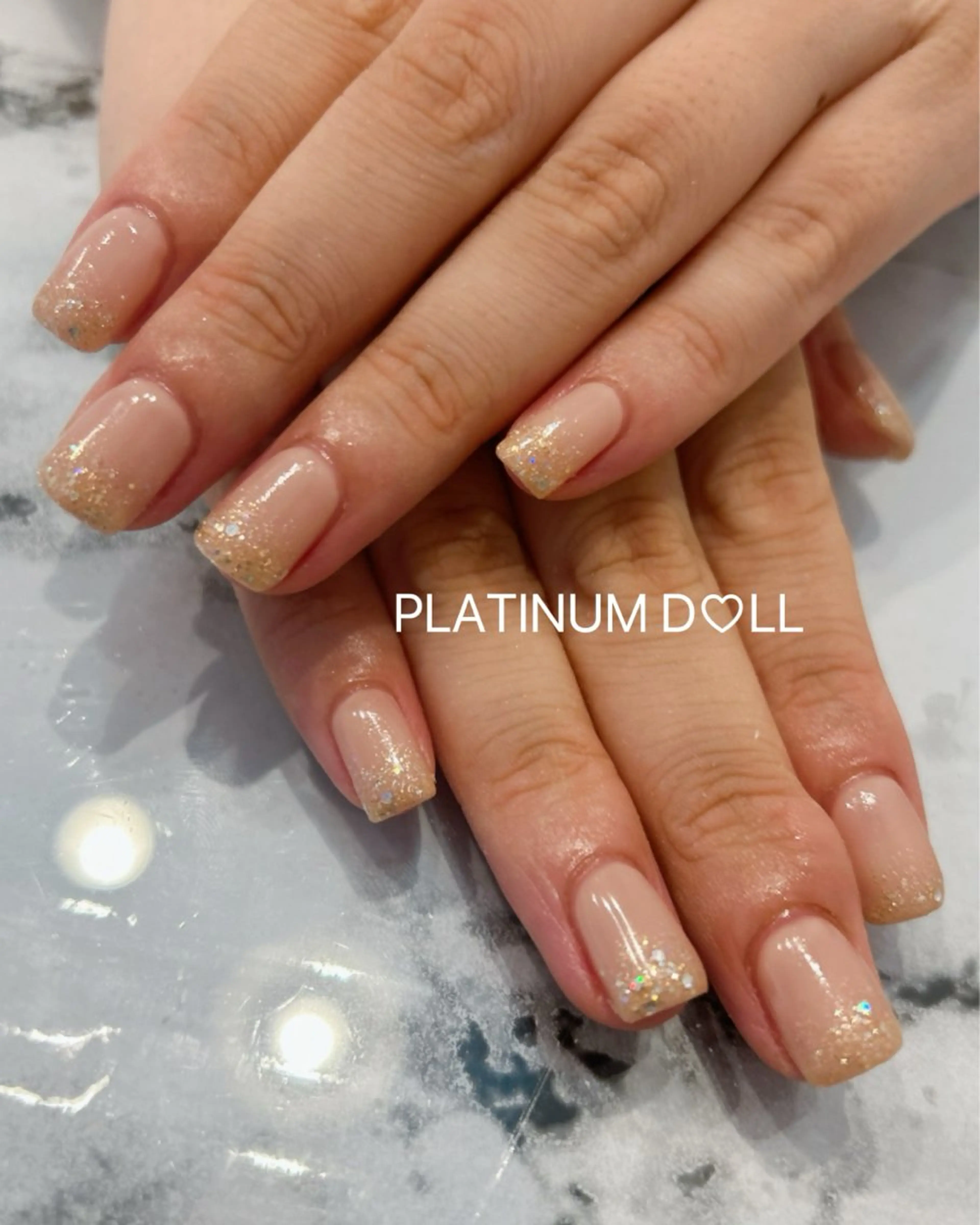 ネイル フットネイル グラデーション キラキラネイル 韓国ネイル マグネットネイル ハンドネイル 🎀PLATINUM DOLL はな🎀のネイルデザイン