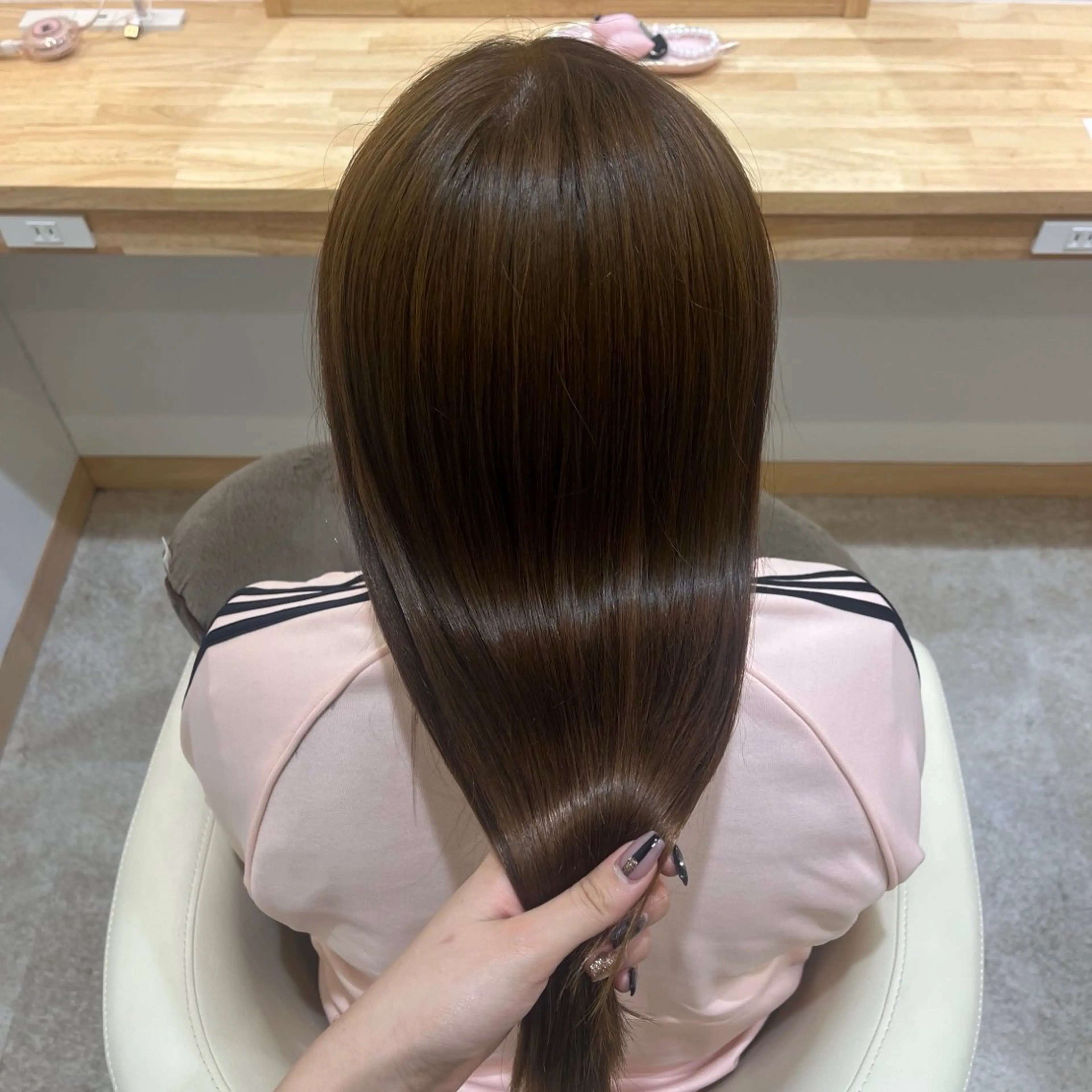 セミロング カラー 望愛/レイヤー/ハイ トーン/デザインのヘアスタイル