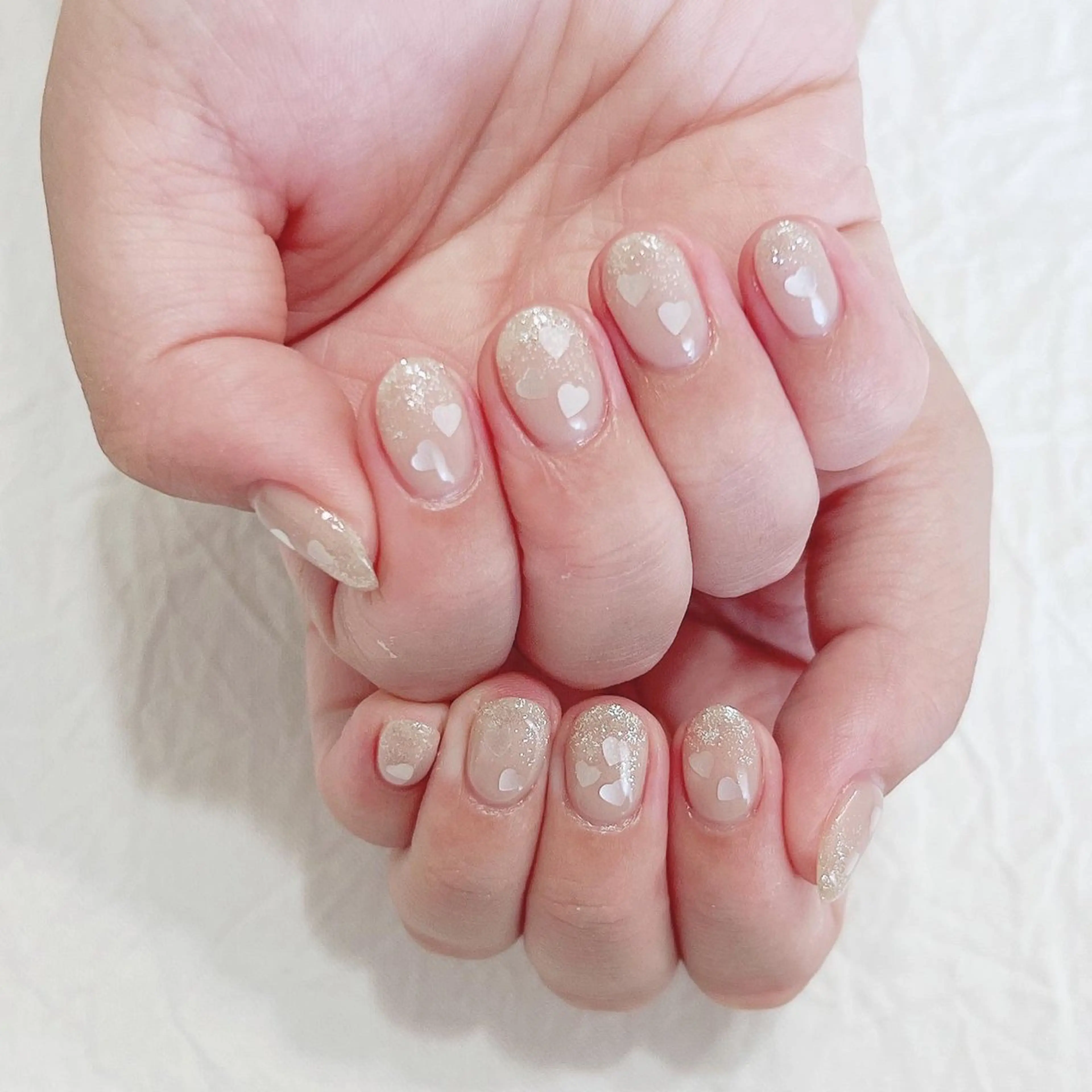 ネイル ゴールド グラデーション ハート ラメ(グリッター) オフィスネイル ハンドネイル peaberry nailのネイルデザイン