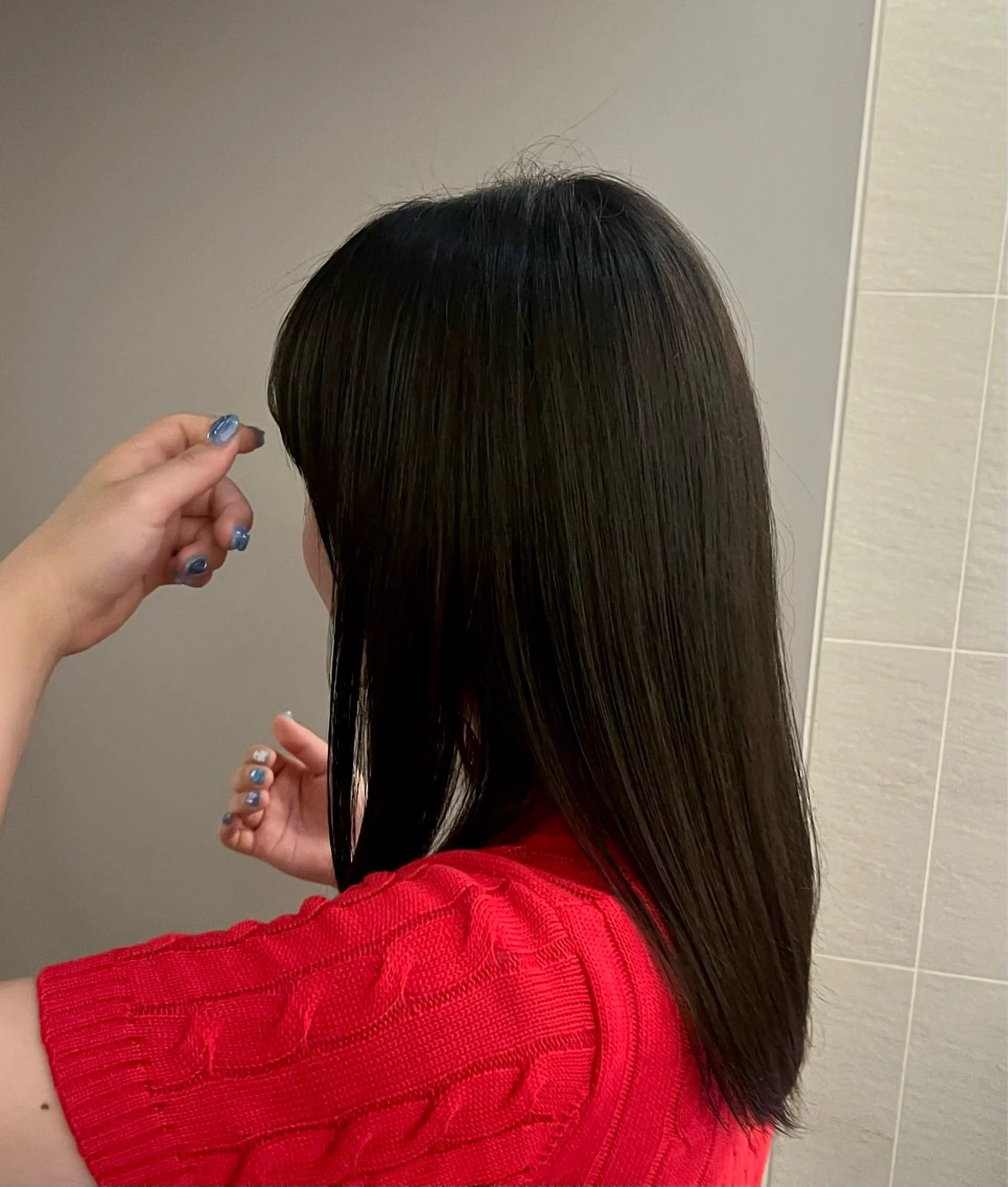 セミロング カラー 学生 トリートメント yiye aoyama所属・表参道yiye うららのヘアスタイル