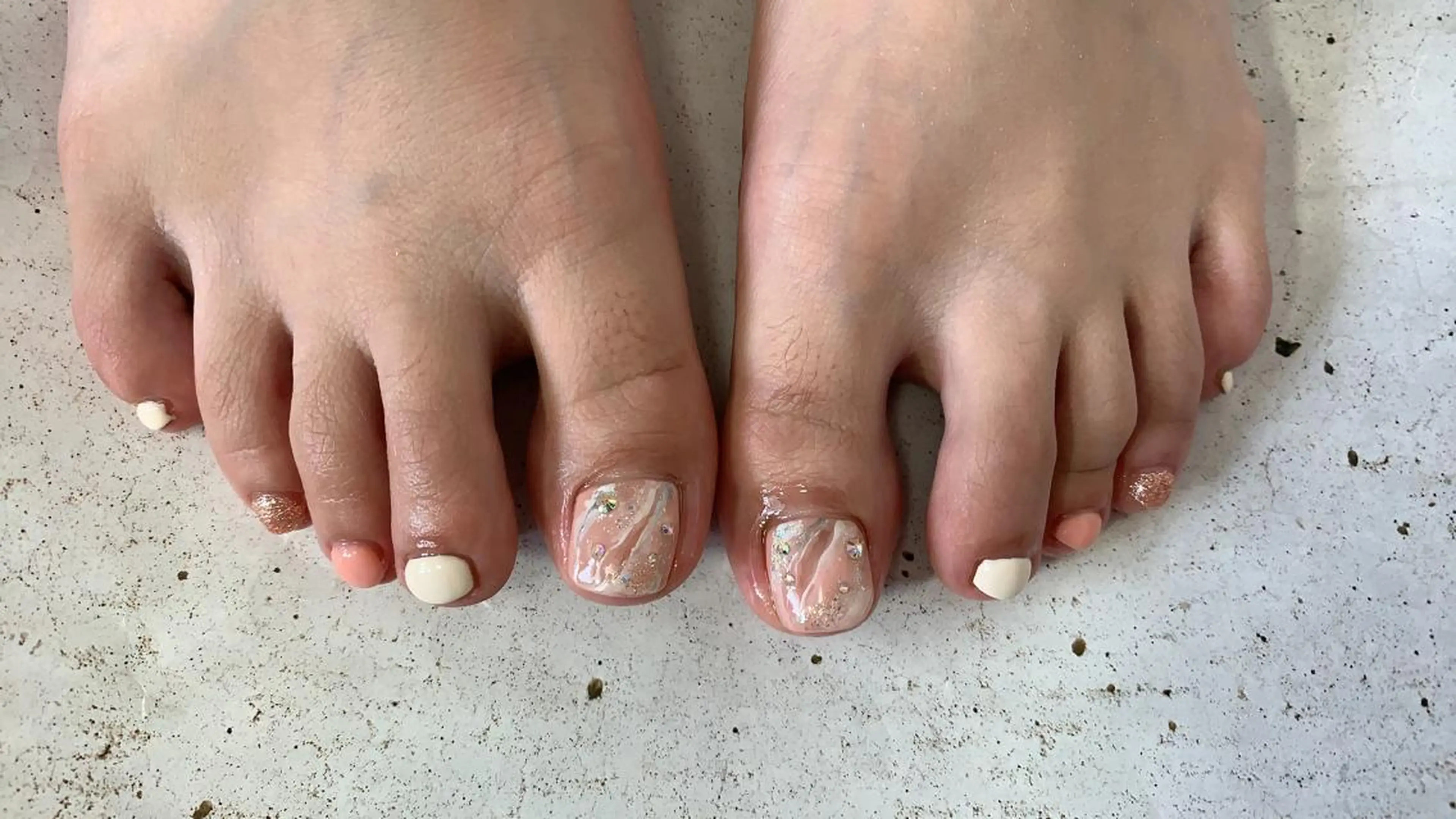 ネイル アートネイル ストーンネイル nico.nico.mark NAIL所属・小林 梓のエステ・リラクイメージ