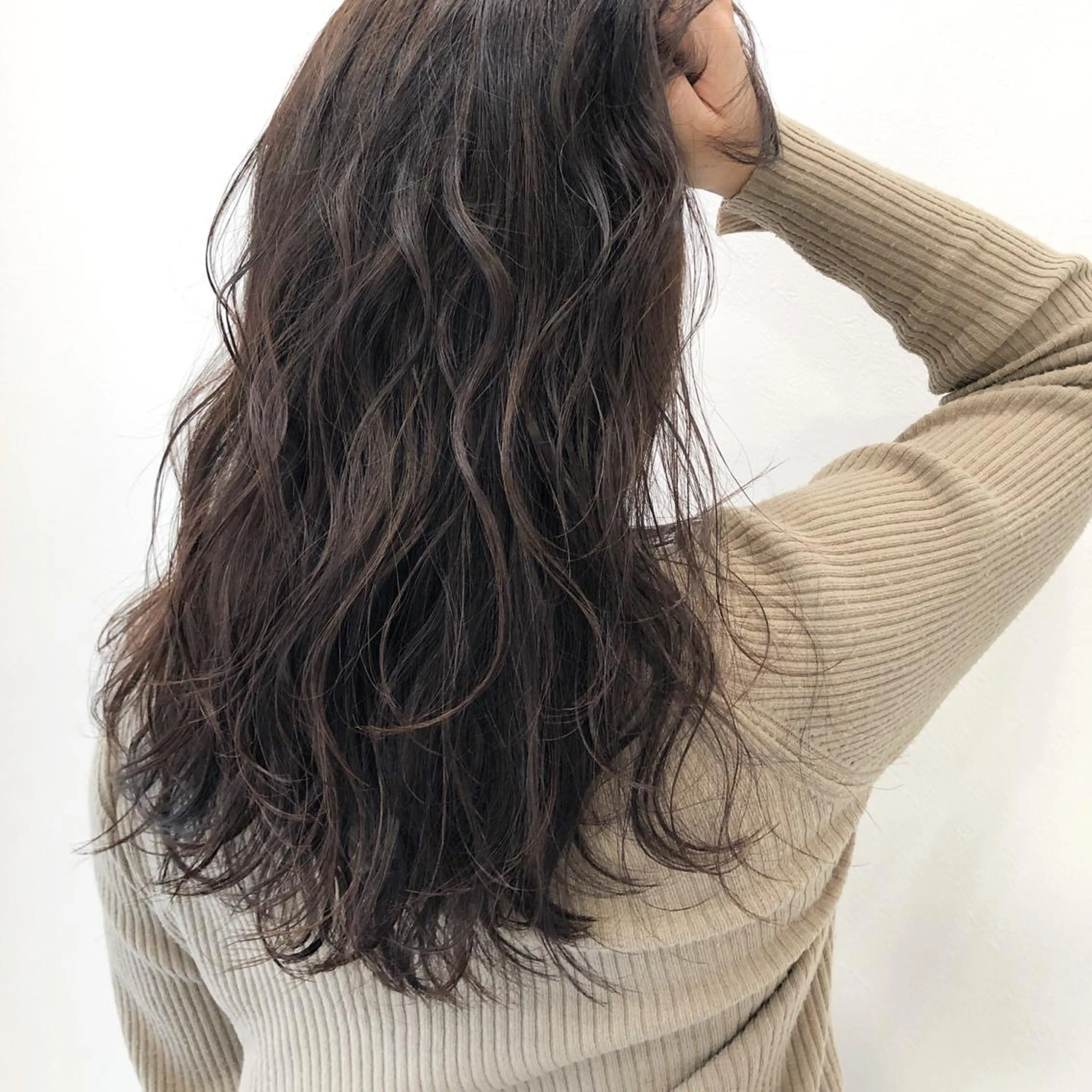 ロング ヘアカラー a .のヘアスタイル