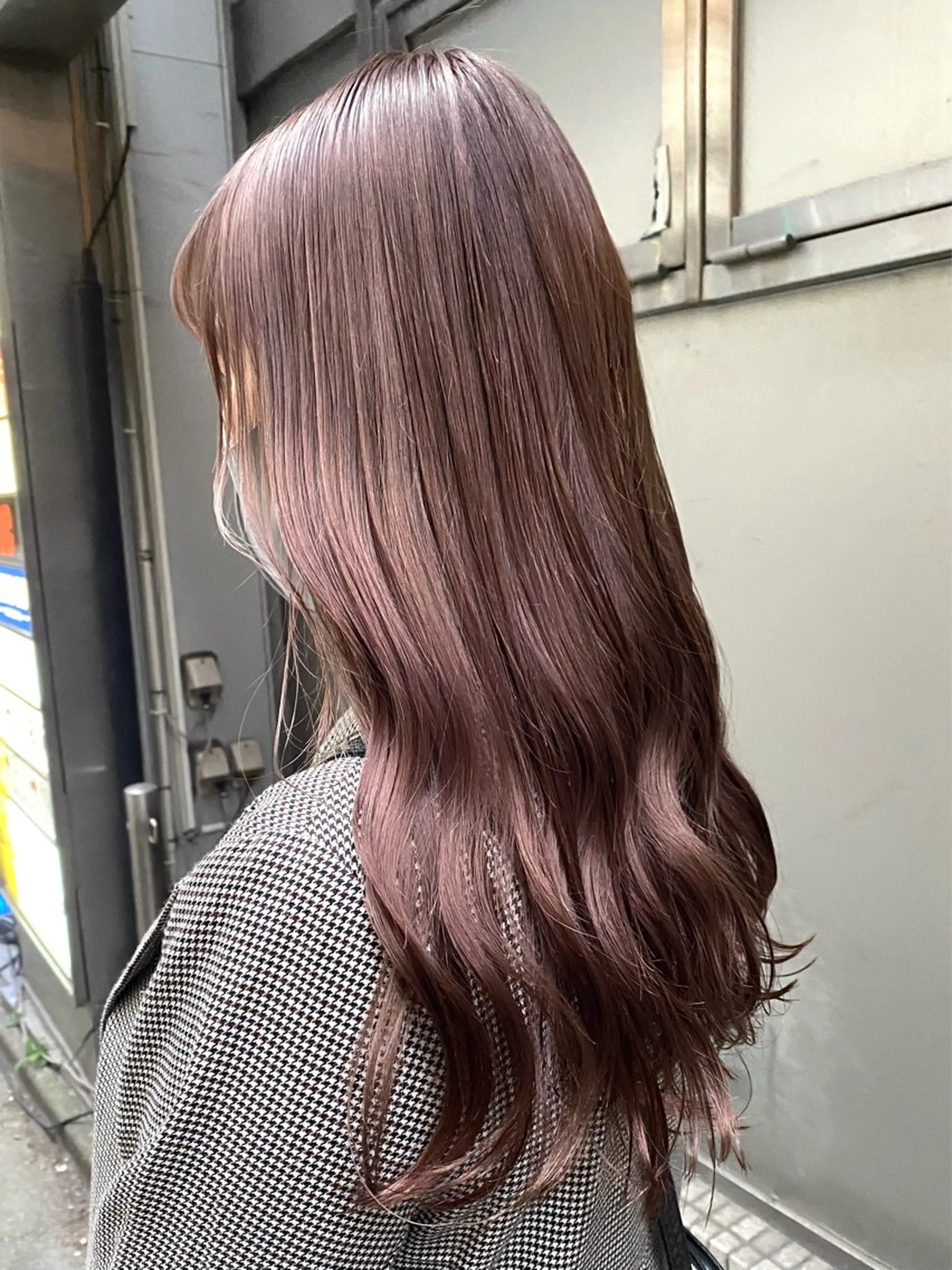 ロング カラー ブリーチ ブラウンカラー ラベンダーカラー ピンクカラー ピンクブラウン カット ヘアカラー トリートメント LATTE所属・垢抜け顔周り／韓国 ヘア𝑺𝒂𝒌𝒊のヘアスタイル