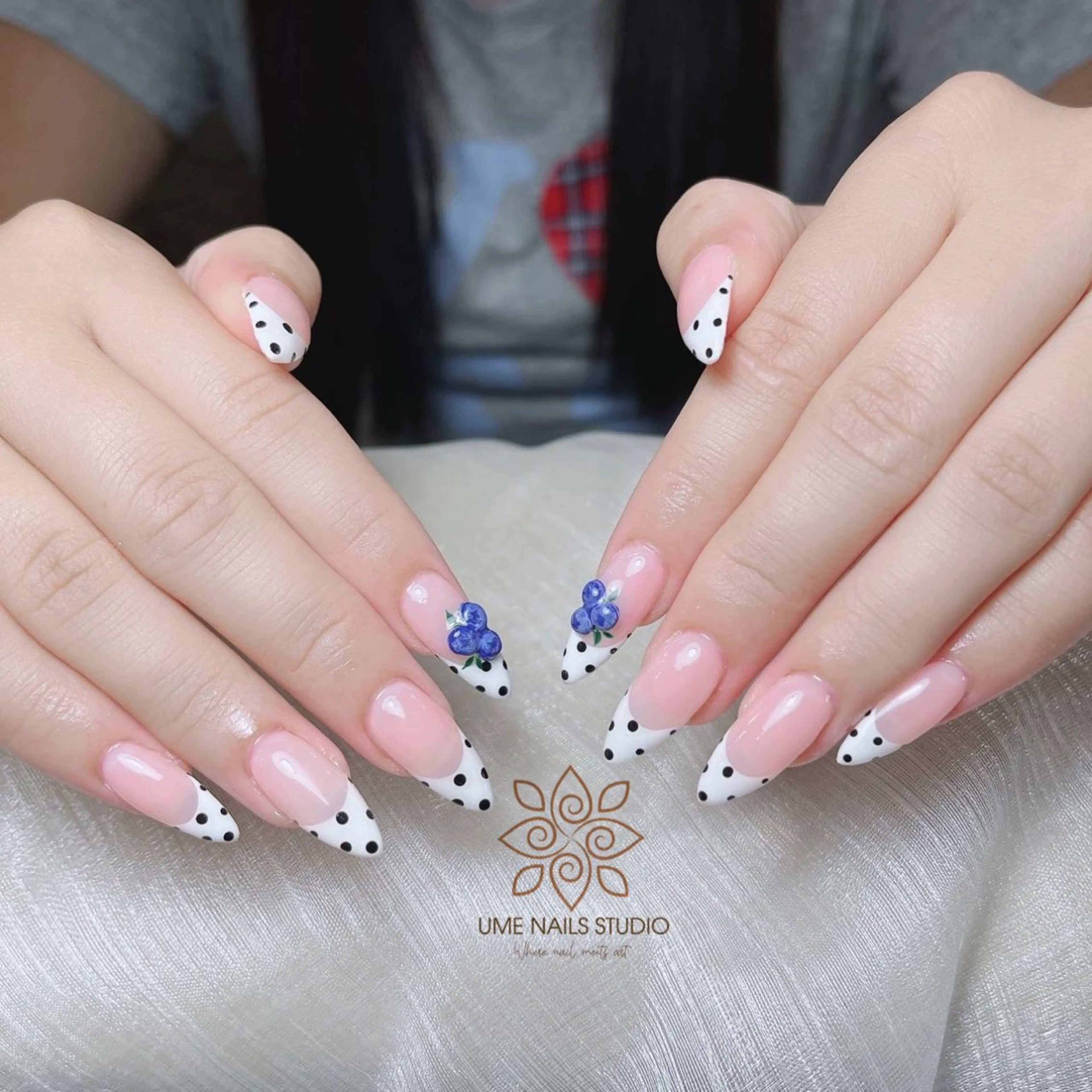 ネイル チークネイル クリアネイル ガーリー キラキラネイル 韓国ネイル ハンドネイル Ume Nail Studioのネイルデザイン