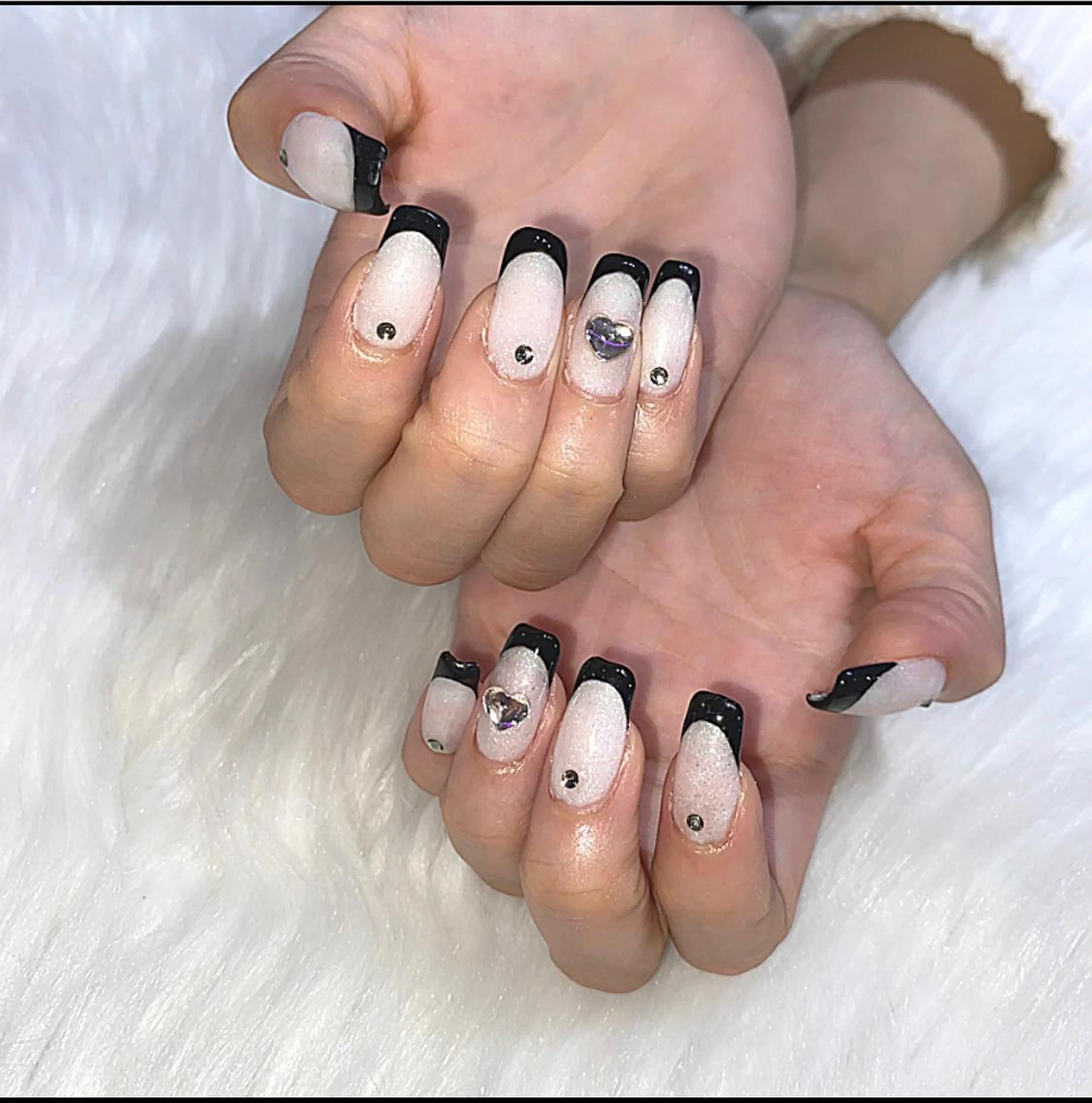 ネイル オーロラネイル フレンチネイル ジェルネイル 韓国ネイル パラジェル Yudia 🫧Kyokaのネイルデザイン