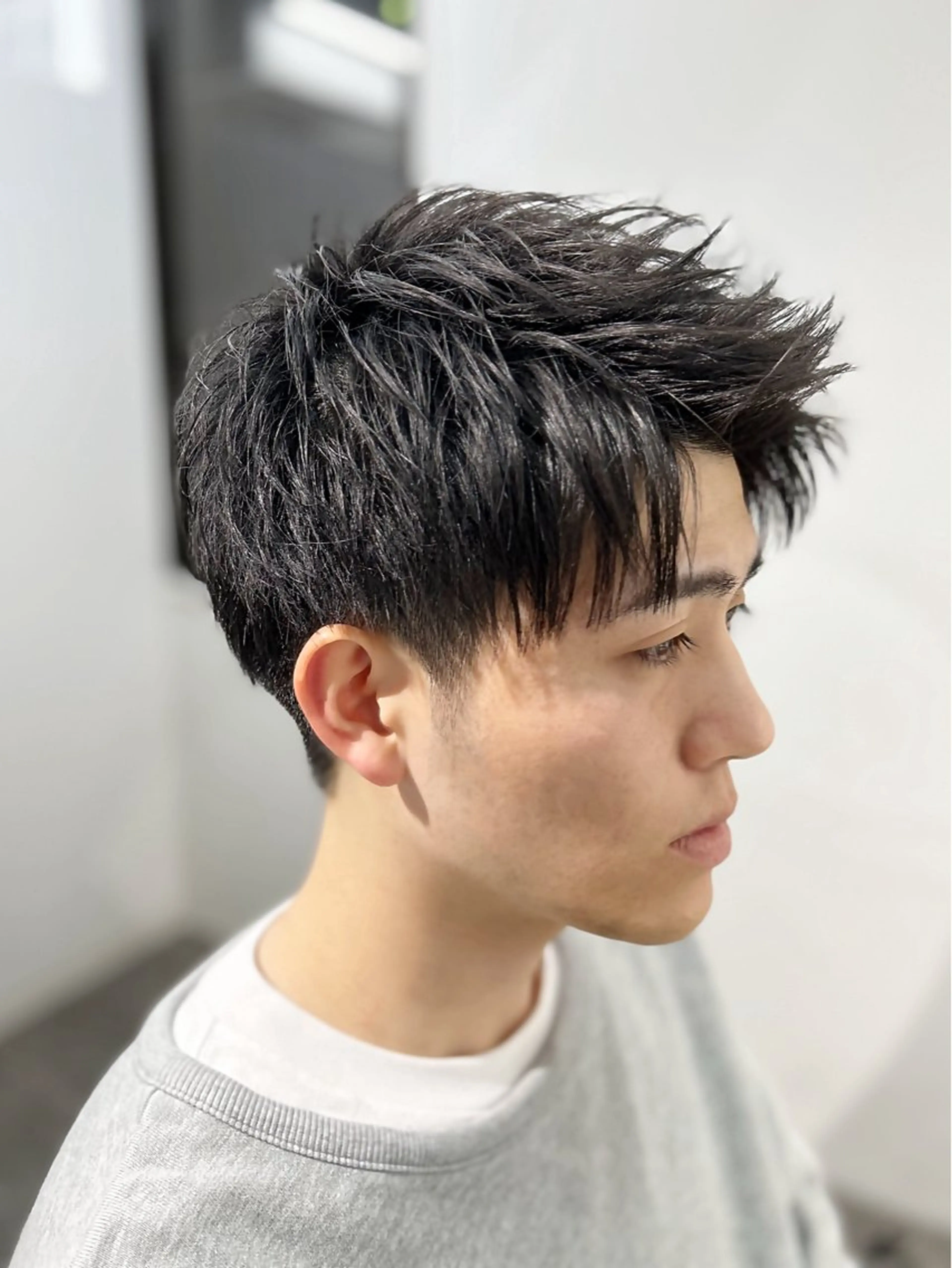 ショート メンズ ビジネス メンズ就活ヘア メンズパーマ メンズショート スパイキーショート カット CHELSEA  梅田所属・OKADA/メンズ /カット/眉/縮毛のヘアスタイル