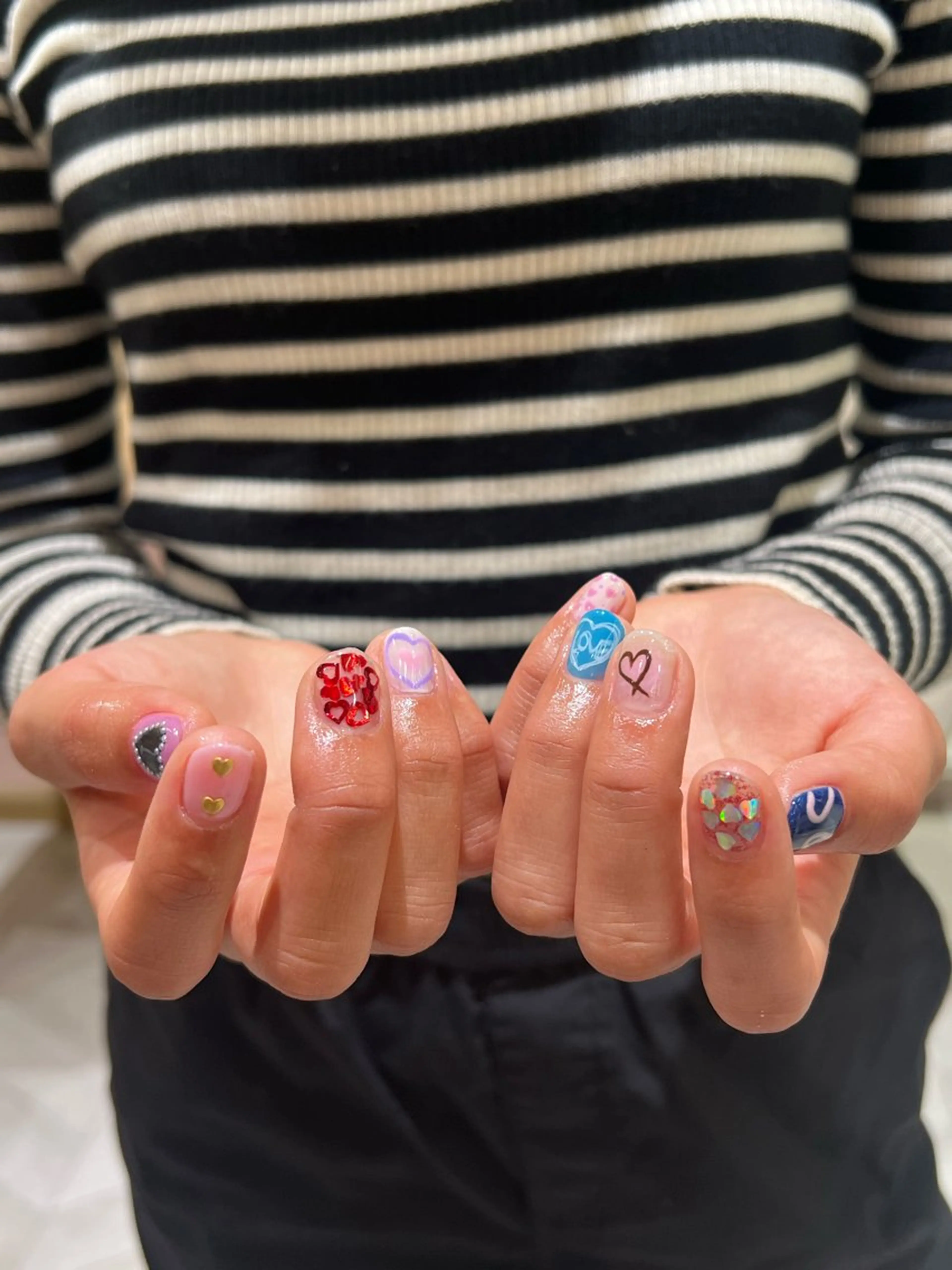 ネイル ハート ハンドネイル オシャレデザイン 🧺🪽/SHUNOのヘアスタイル