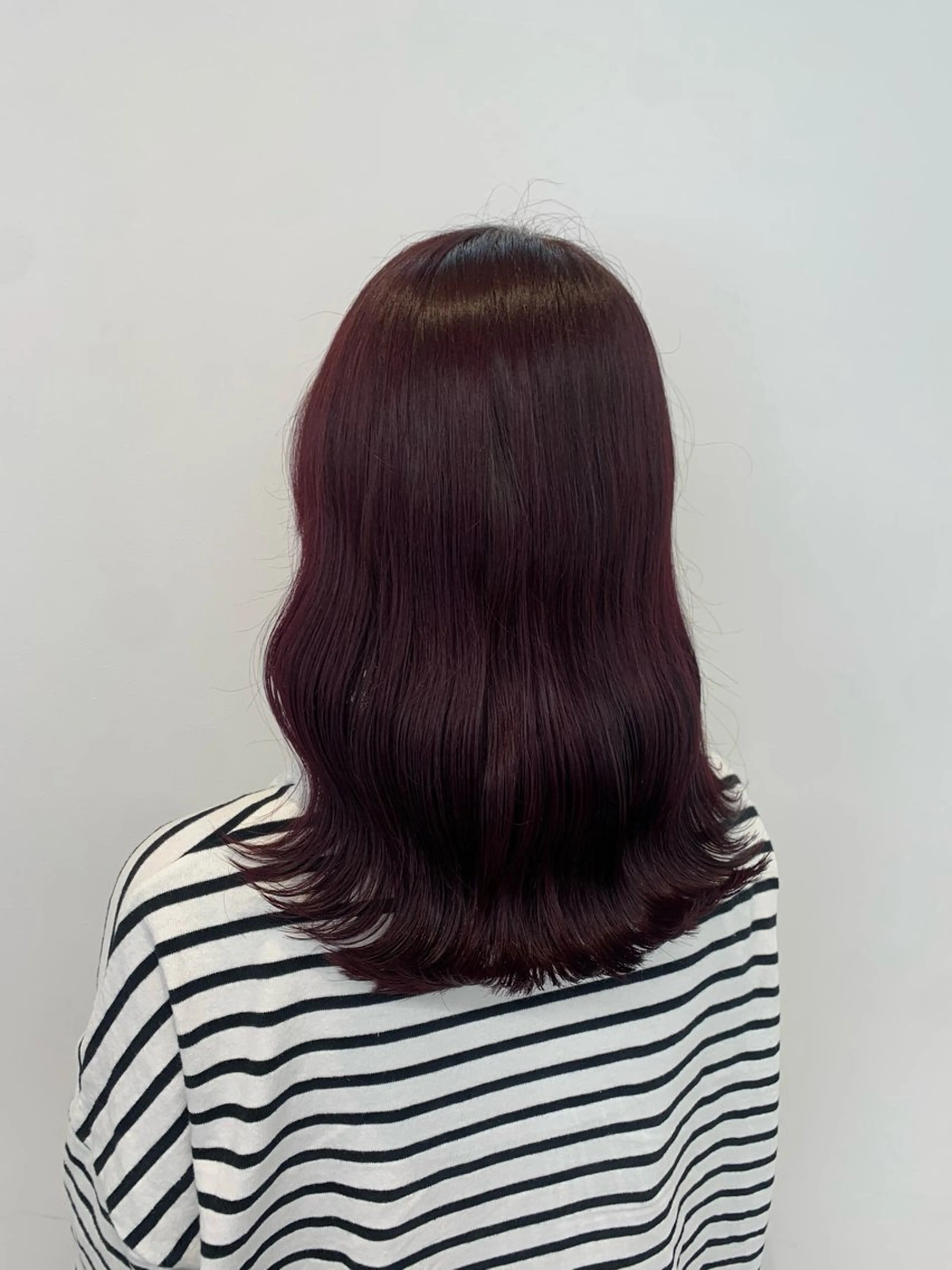 ミディアム カラー ブリーチ ボルドーカラー ダブルカラー ブリーチなしカラー 髪質改善 ೀyuikaのヘアスタイル