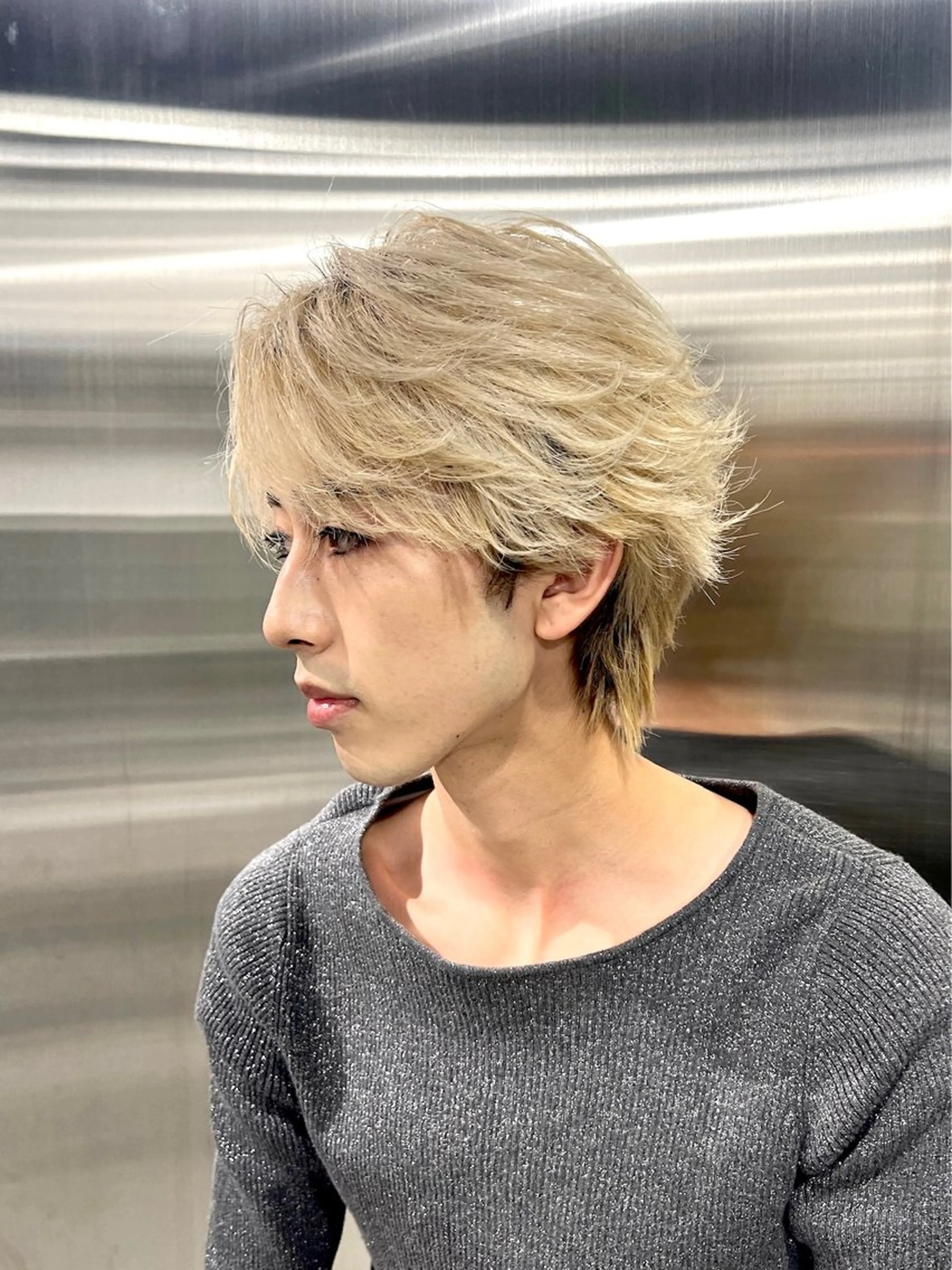 ショート パーマ メンズ センターパート フェザーパーマ カルマパーマ メンズメッシュ メンズパーマ カット カラーモデル⚡️ REONのヘアスタイル